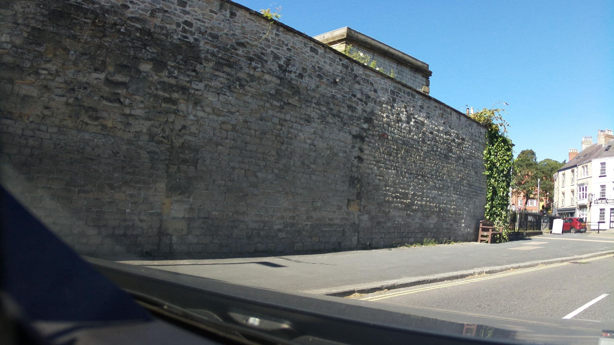 Street view near Forest and Vale Hotel, Pickering — © southglos (CC BY-SA · Mapillary)