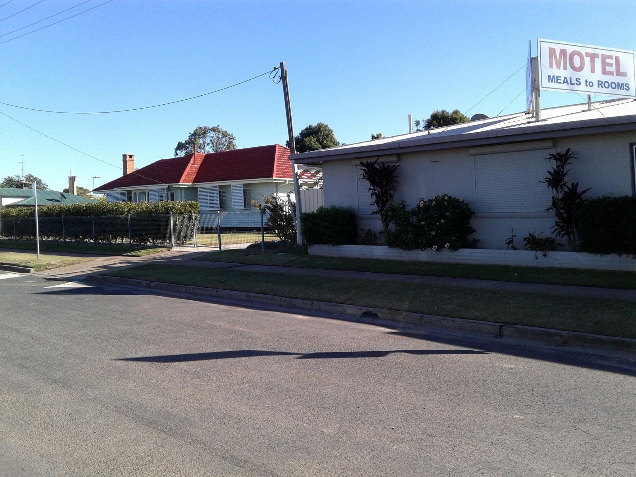 Street view near Starline Motor Inn, Miles — © bob3bob3 (CC BY-SA · Mapillary)