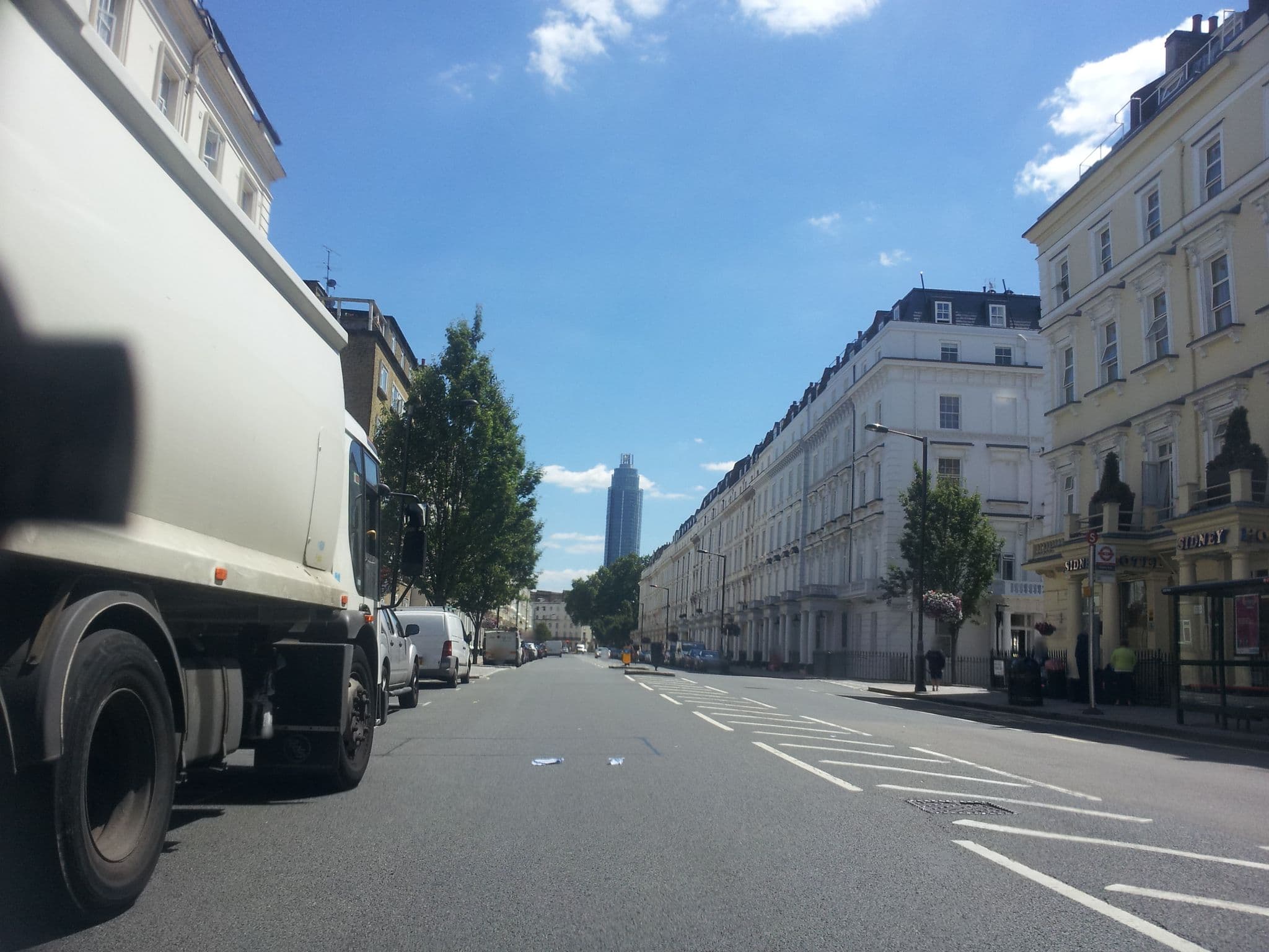 Street view near Victor Hotel, Pimlico — © paulbiv (CC BY-SA · Mapillary)