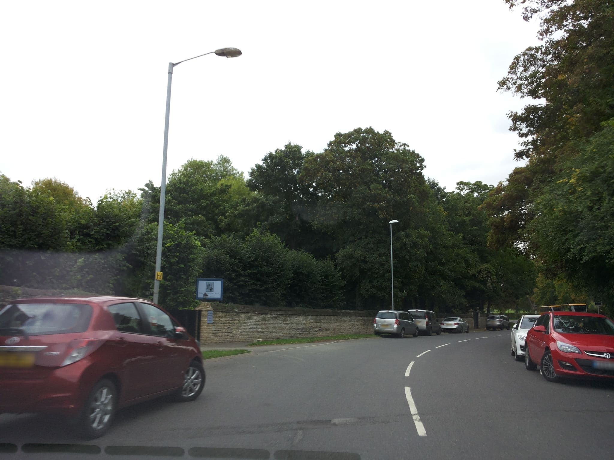 Street view near The William Cecil Hotel, Stamford — © endszbrxns (CC BY-SA · Mapillary)
