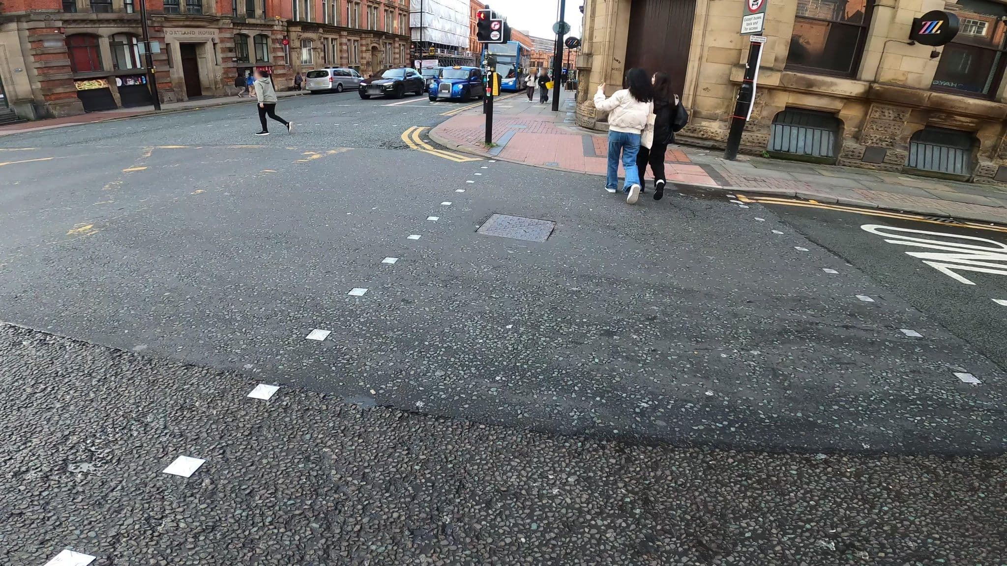 Street view near Ibis Hotel Manchester City Centre, Manchester — © JingyuanL (CC BY-SA · Mapillary)