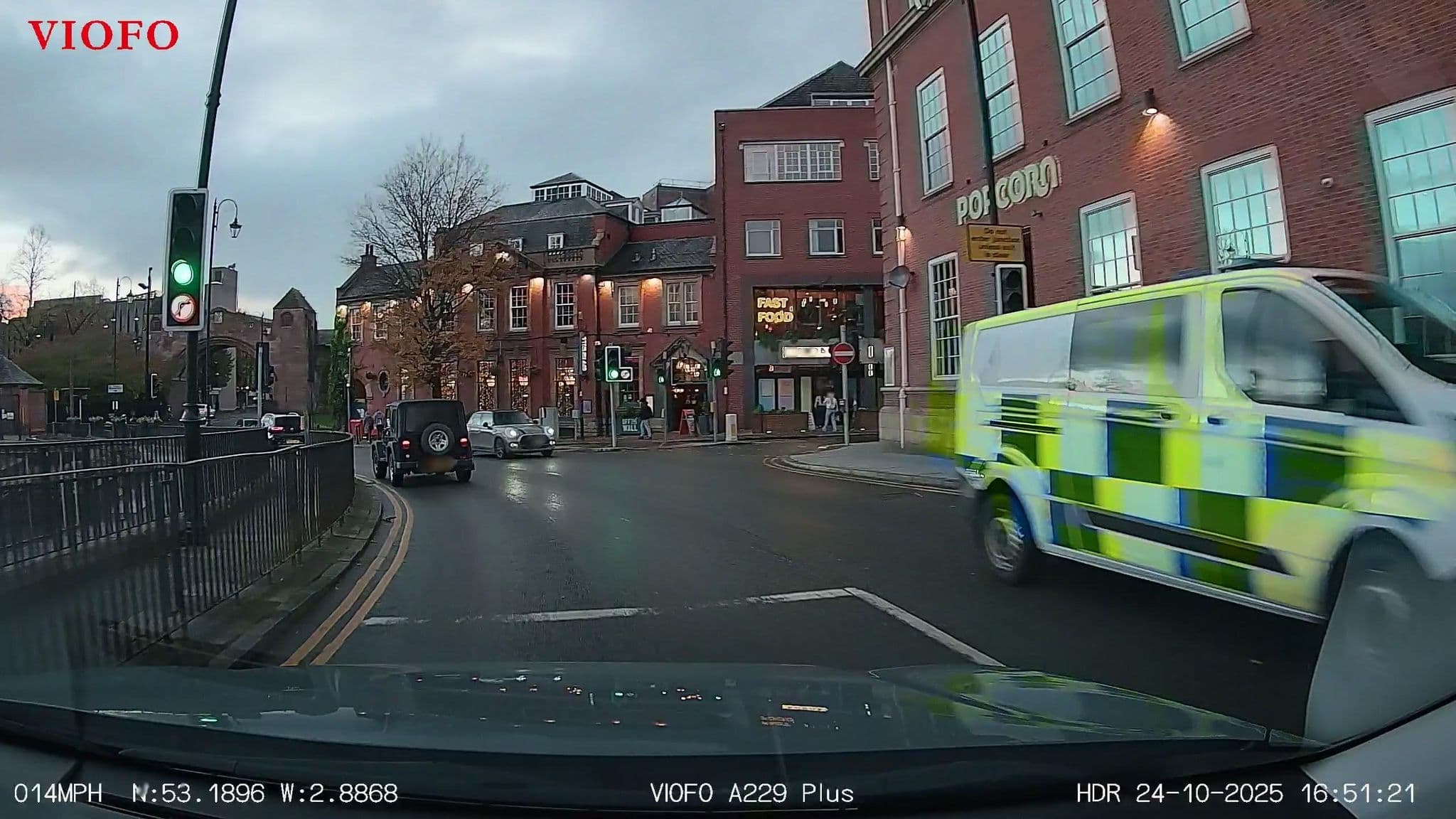 Street view near Travelodge Chester, Chester — © RyanBush (CC BY-SA · Mapillary)