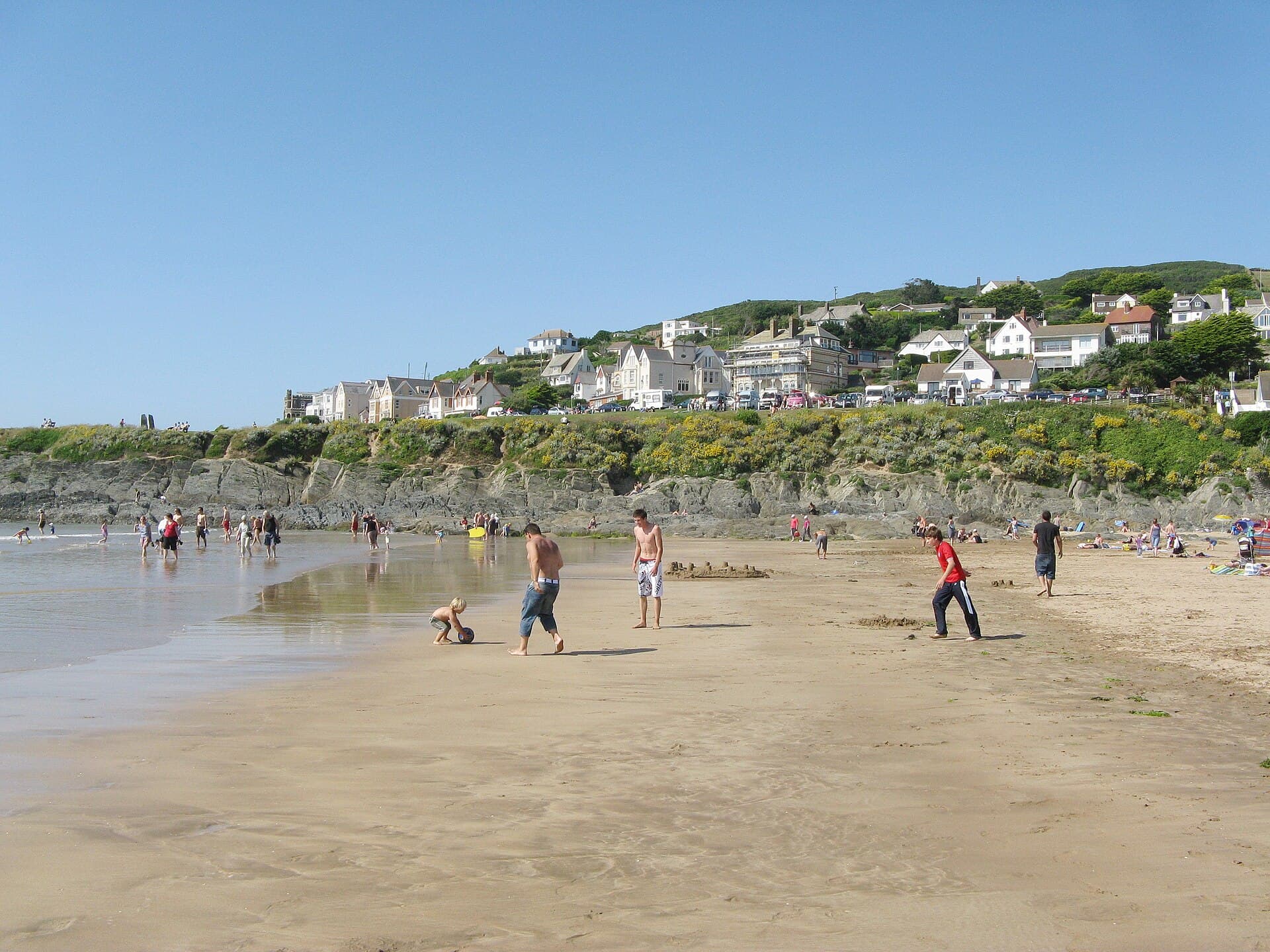 Woolacombe Bay Hotel (via Wikimedia Commons, Public domain)