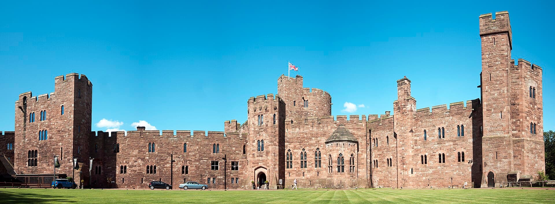 Peckforton Castle (via Wikimedia Commons, CC BY-SA 3.0)