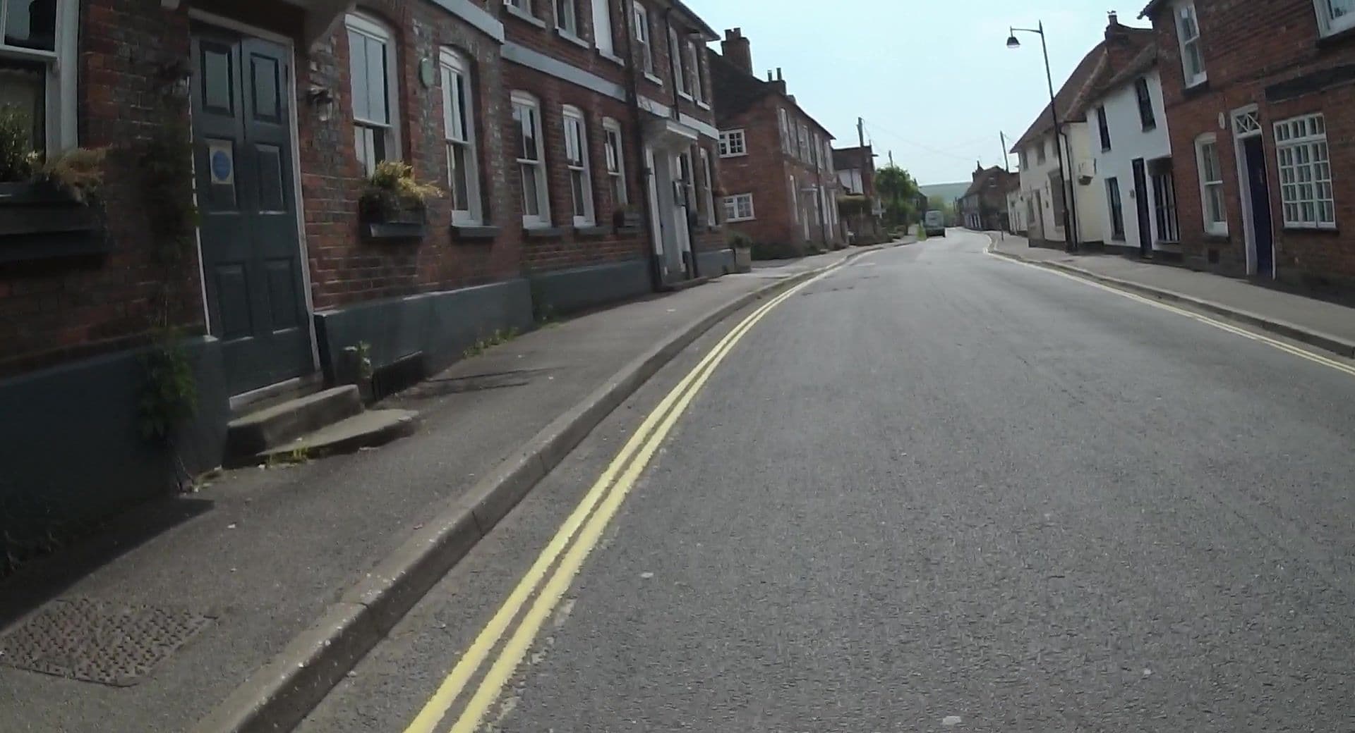 Street view near Swan Hotel, Kingsclere — © jpennycook (CC BY-SA · Mapillary)