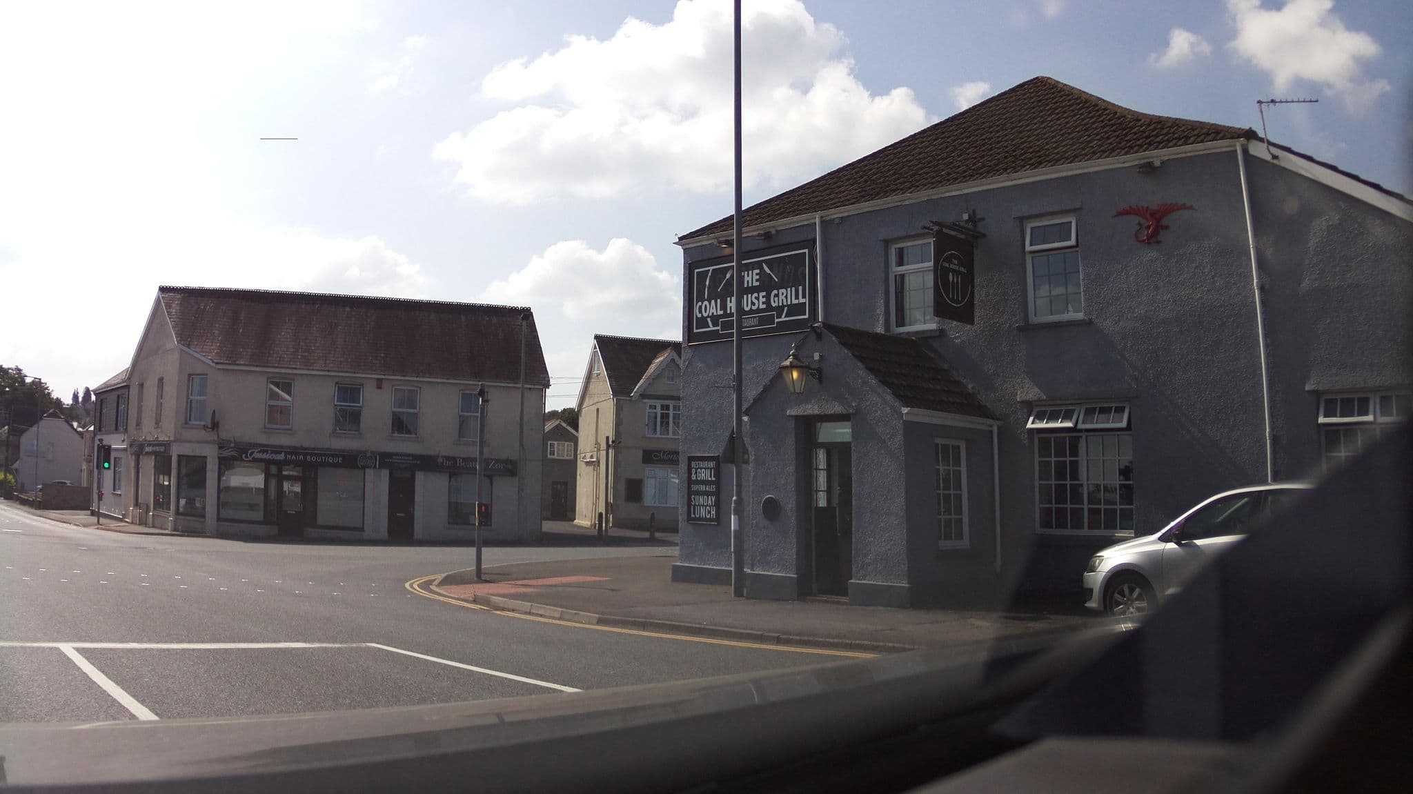 Street view near Crosshands Hotel, Cross Hands — © southglos (CC BY-SA · Mapillary)