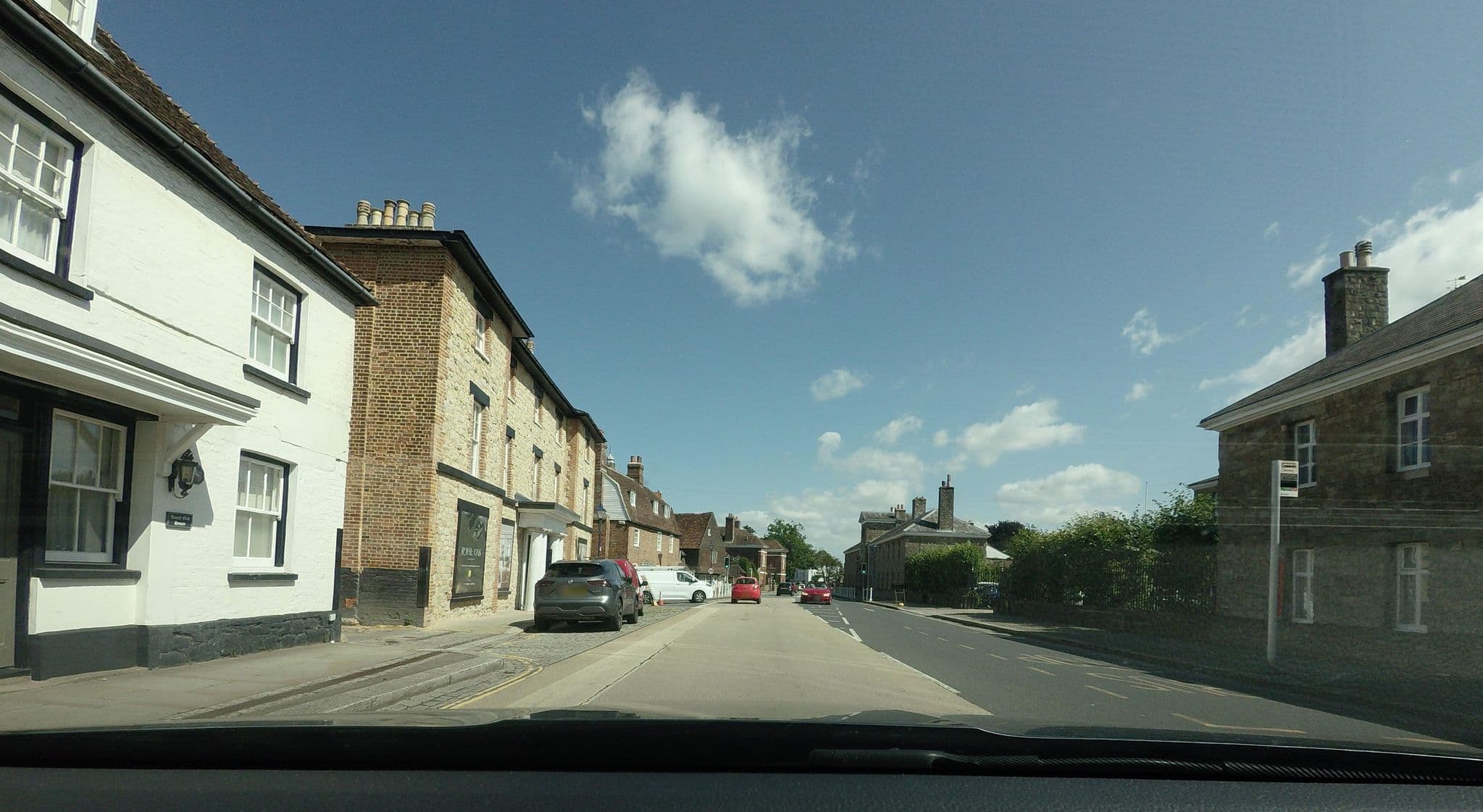 Street view near The Royal Oak Hotel, Sevenoaks — © tallguy (CC BY-SA · Mapillary)