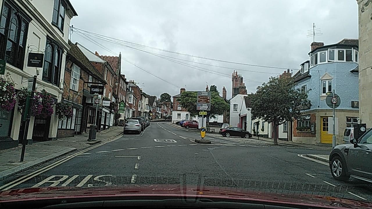 Street view near Falaise House, Henley-on-Thames — © kravietz (CC BY-SA · Mapillary)