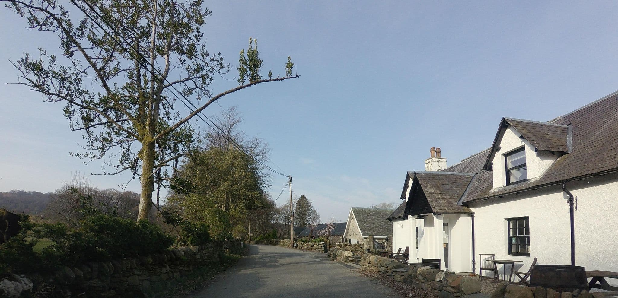 Street view near Ardeonaig Hotel, Comrie — © hobgoblin (CC BY-SA · Mapillary)