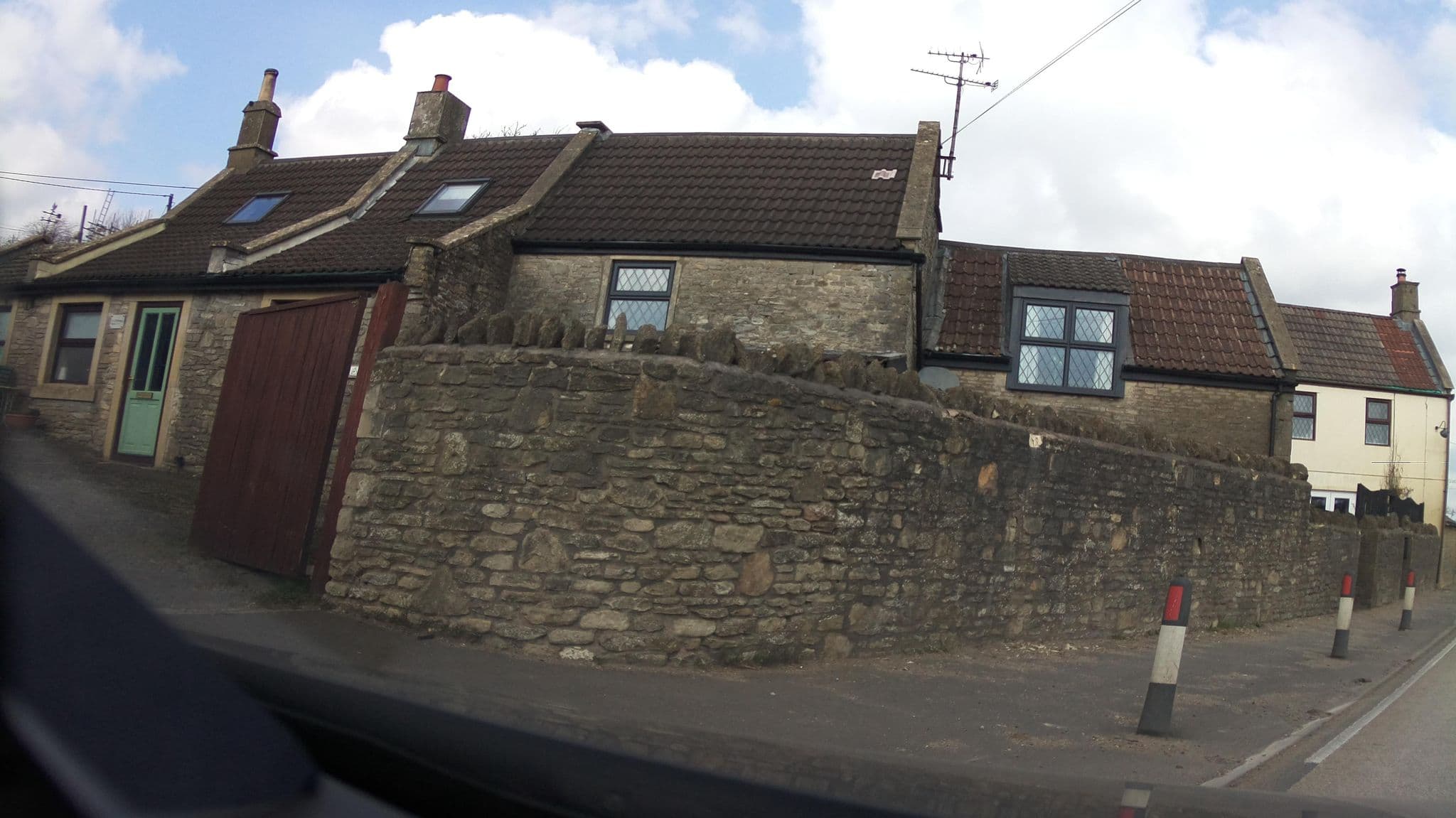 Street view near Old Swan Cottage, Hinton — © southglos (CC BY-SA · Mapillary)