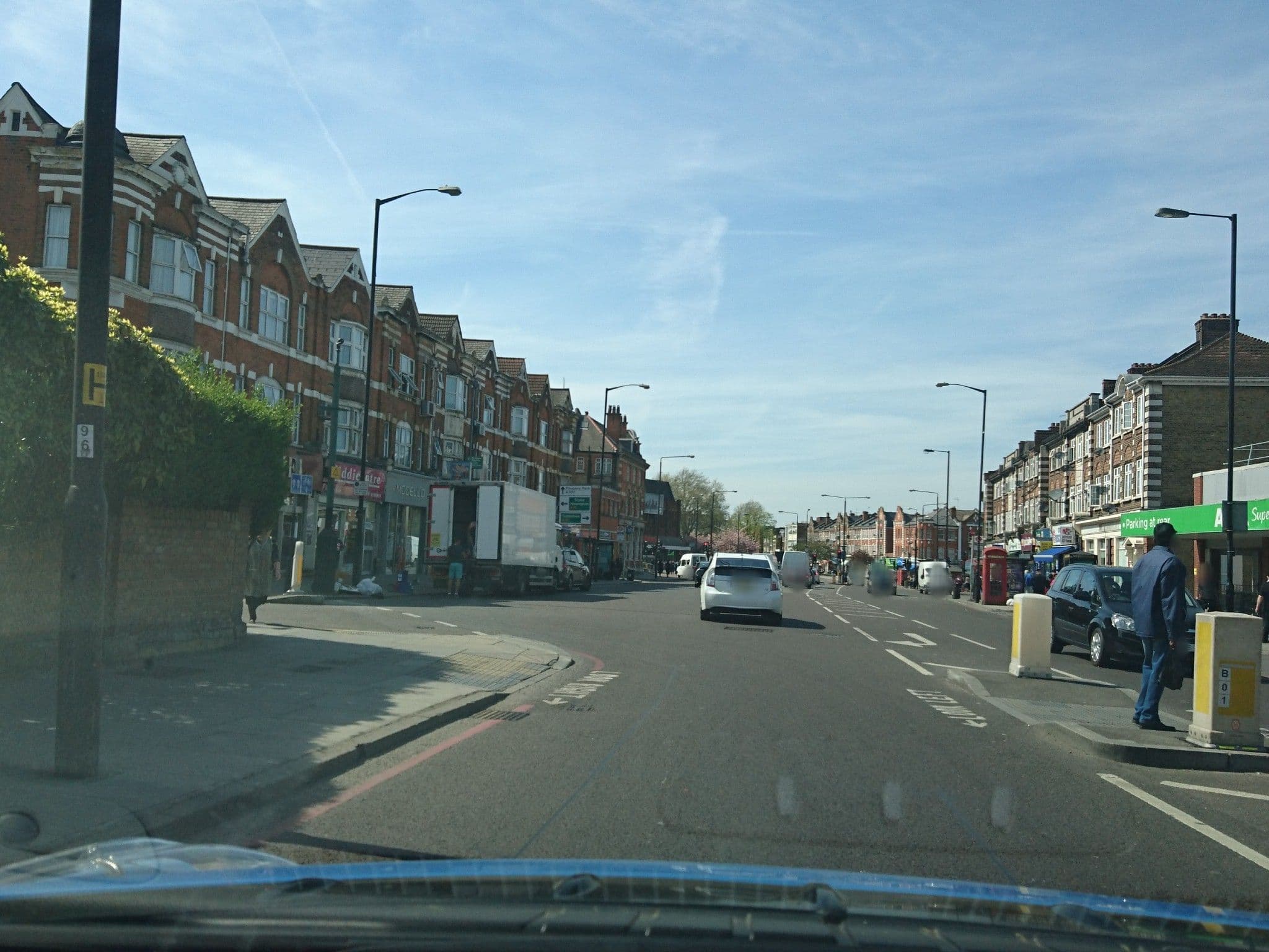 Street view near Kadimah, Stamford Hill — © zymurgic (CC BY-SA · Mapillary)