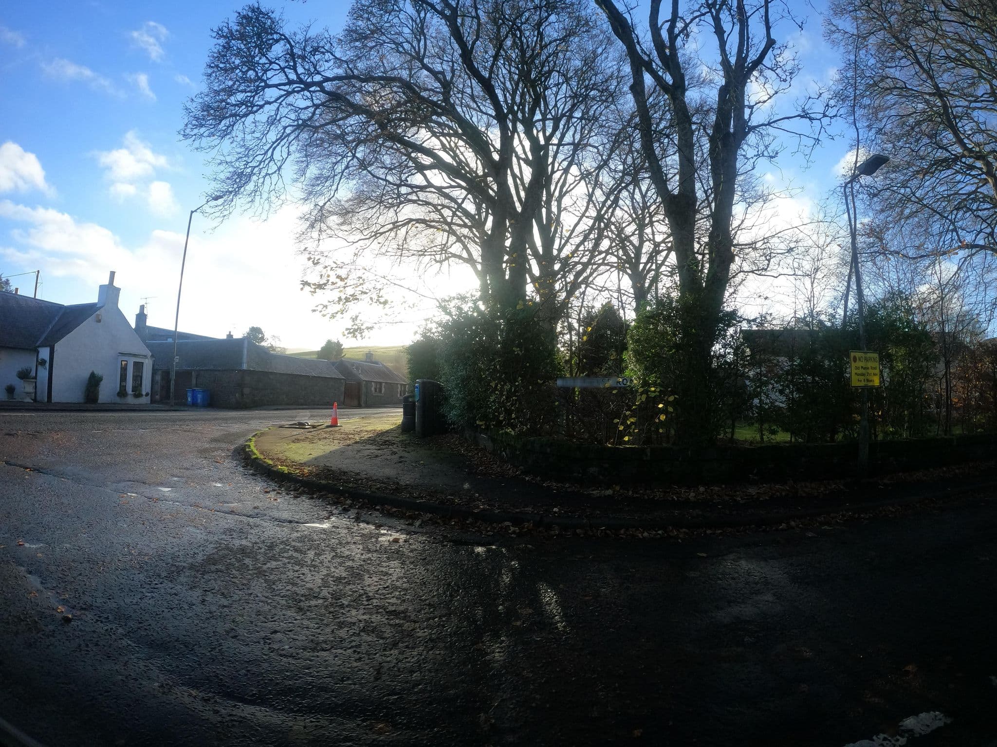 Street view near Horse Shoe Inn Hotel, Peebles — © hobgoblin (CC BY-SA · Mapillary)