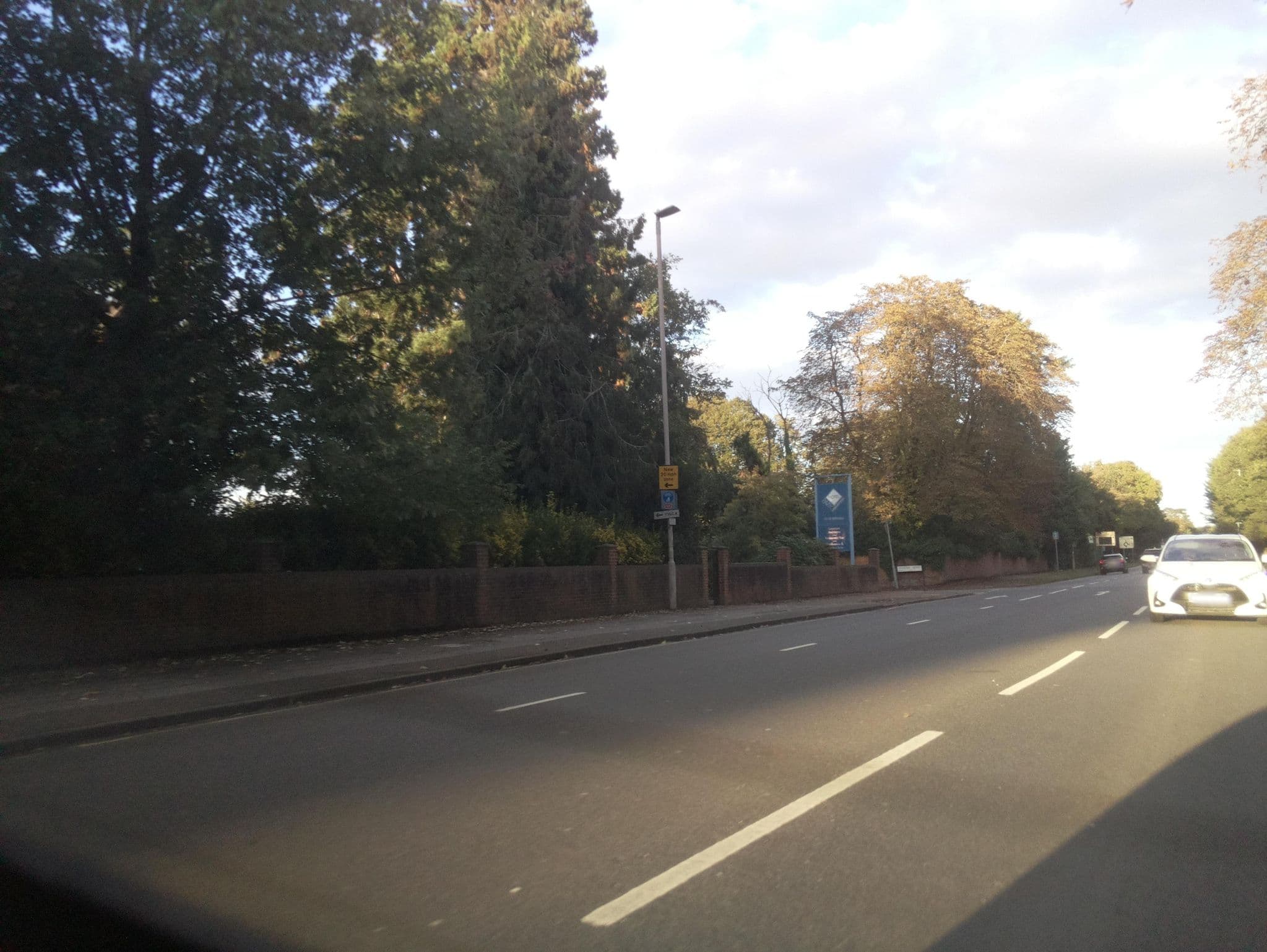 Street view near Parkside International Hotel, Reading — © southglos (CC BY-SA · Mapillary)