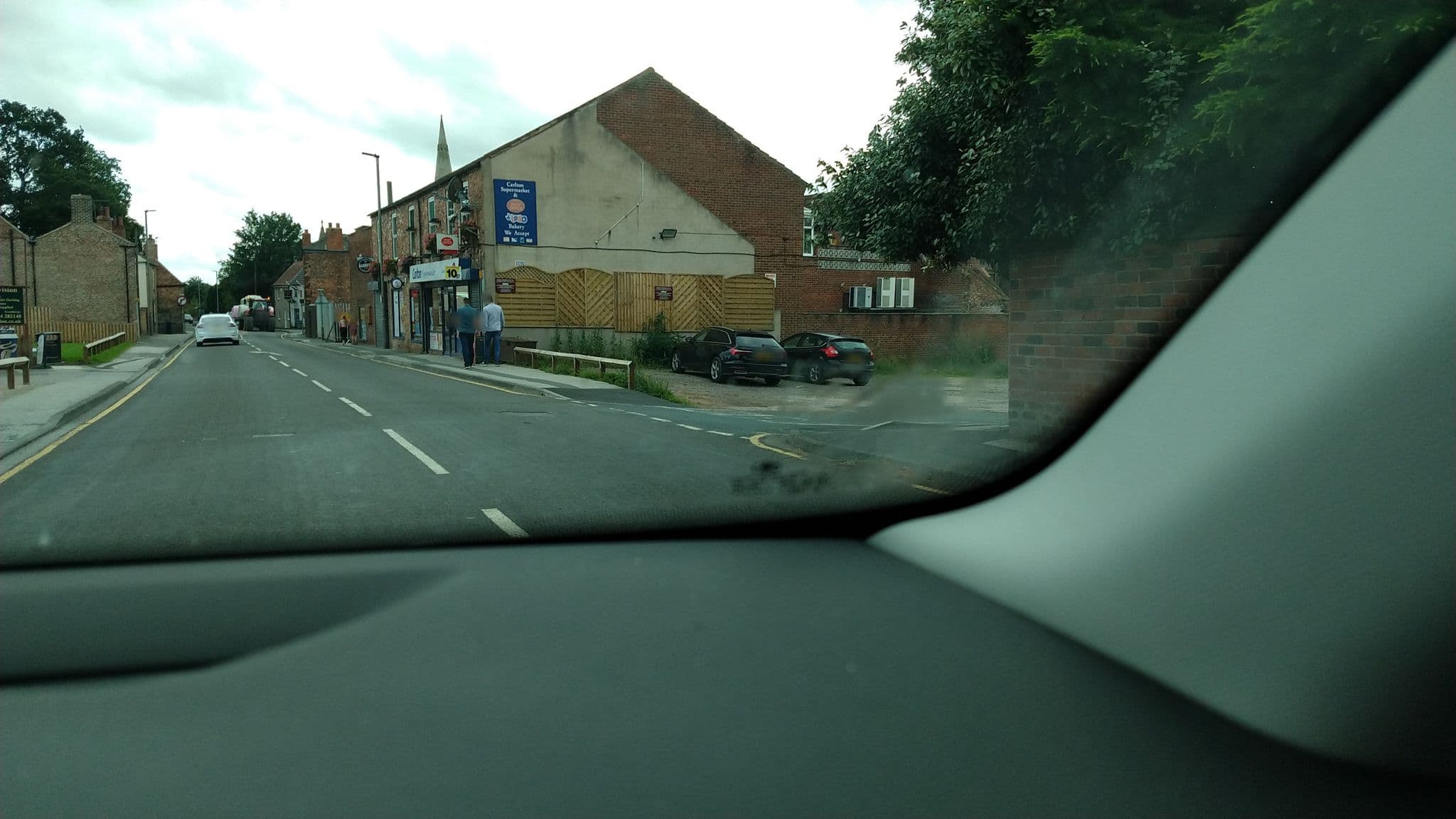 Street view near Foresters Arms, Camblesforth — © steverobbo (CC BY-SA · Mapillary)