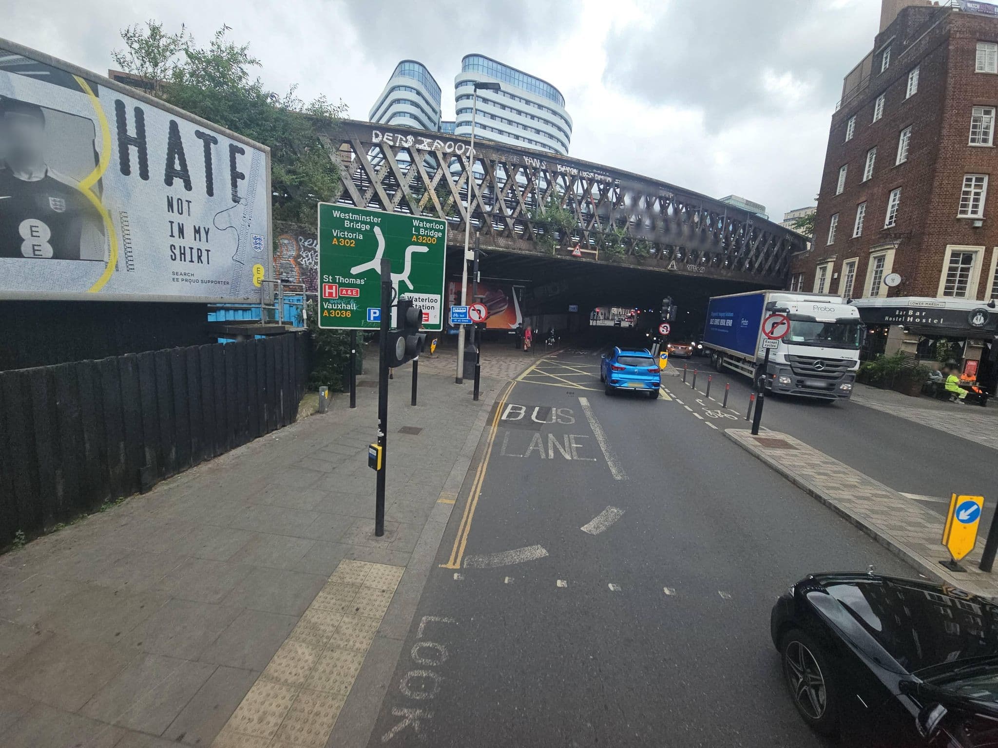 Street view near Walrus Hostel, Lambeth — © pbb (CC BY-SA · Mapillary)