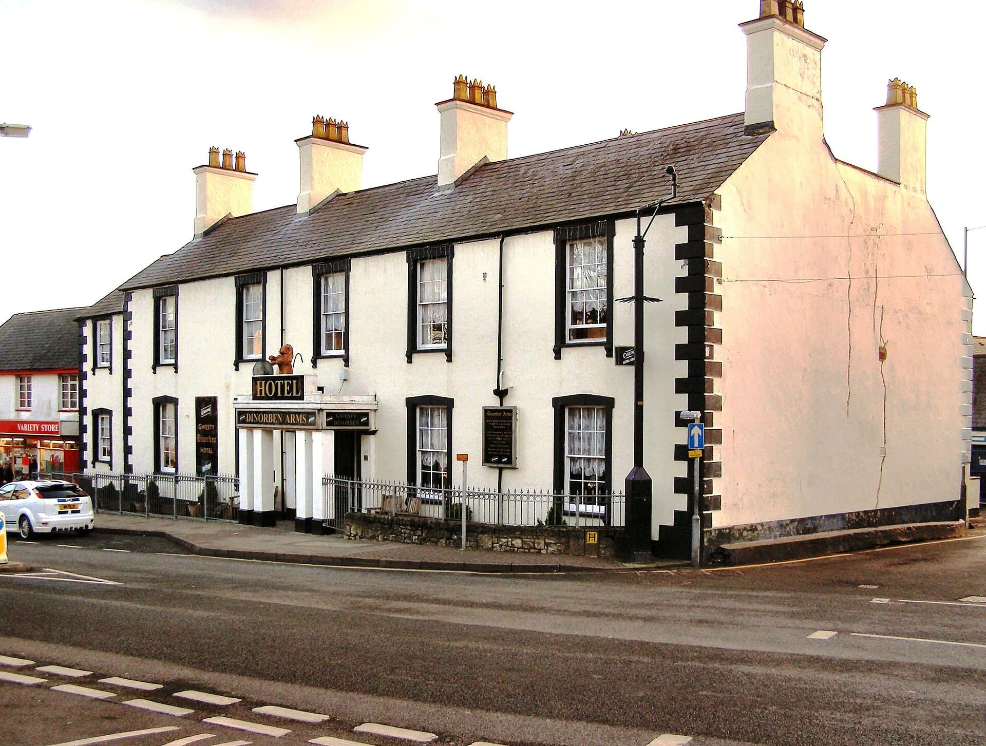 Dinorben Arms (via Wikimedia Commons, CC BY-SA 2.0)