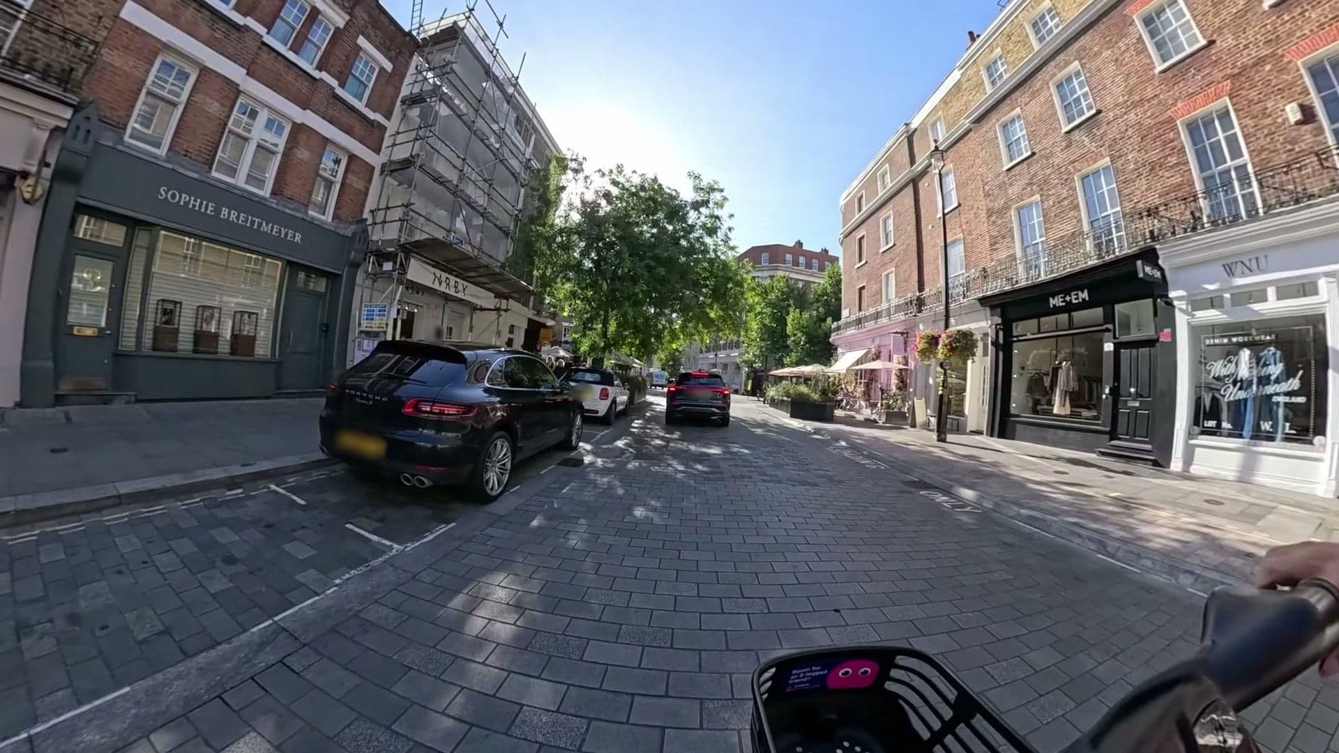 Street view near Lime Tree Hotel, Pimlico — © athuler (CC BY-SA · Mapillary)