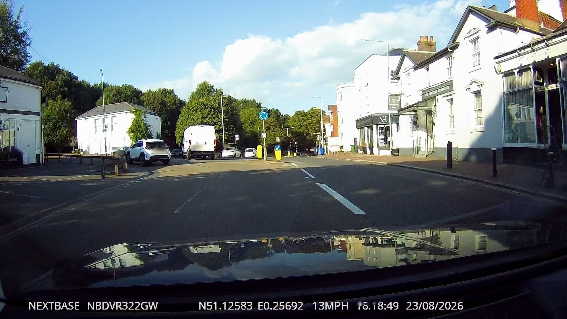 Street view near The Swan Hotel, Royal Tunbridge Wells — © tallguy (CC BY-SA · Mapillary)