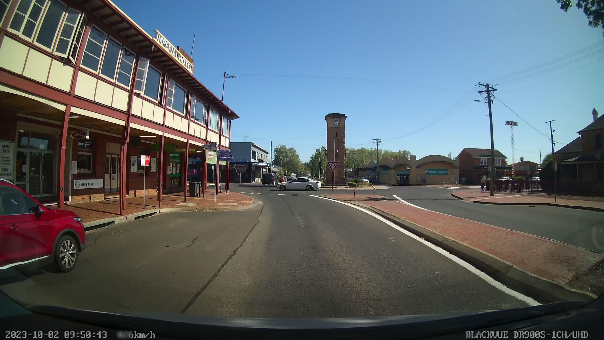 Street view near Imperial Hotel, Coonabarabran — © bob3bob3 (CC BY-SA · Mapillary)