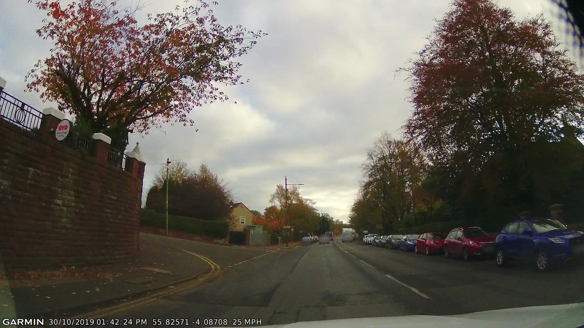 Street view near Redstones Hotel, Uddingston — © gmc (CC BY-SA · Mapillary)
