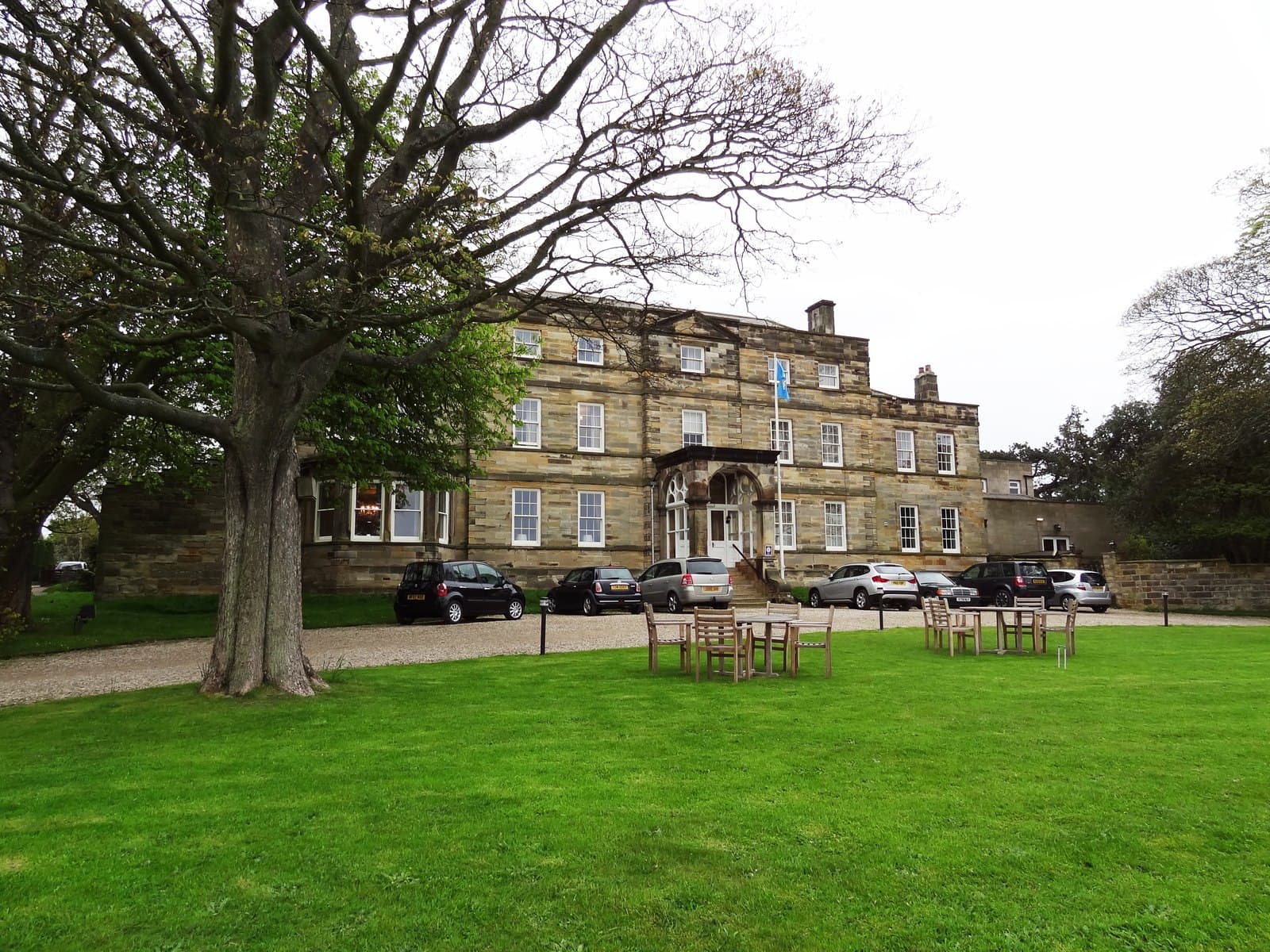 Larpool Hall (via Wikimedia Commons, CC BY-SA 2.0)
