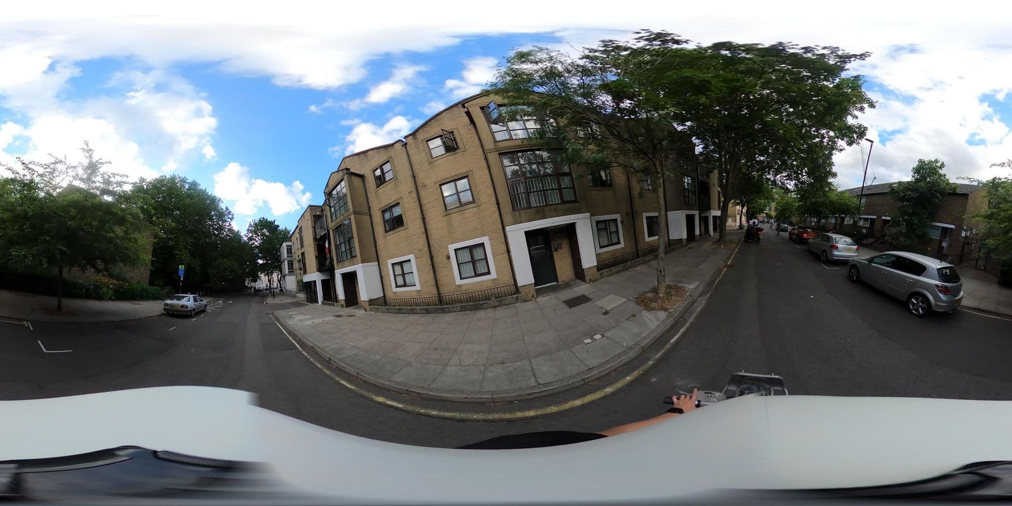 Street view near Swinton Hotel, King's Cross — © NatchaponJ (CC BY-SA · Mapillary)