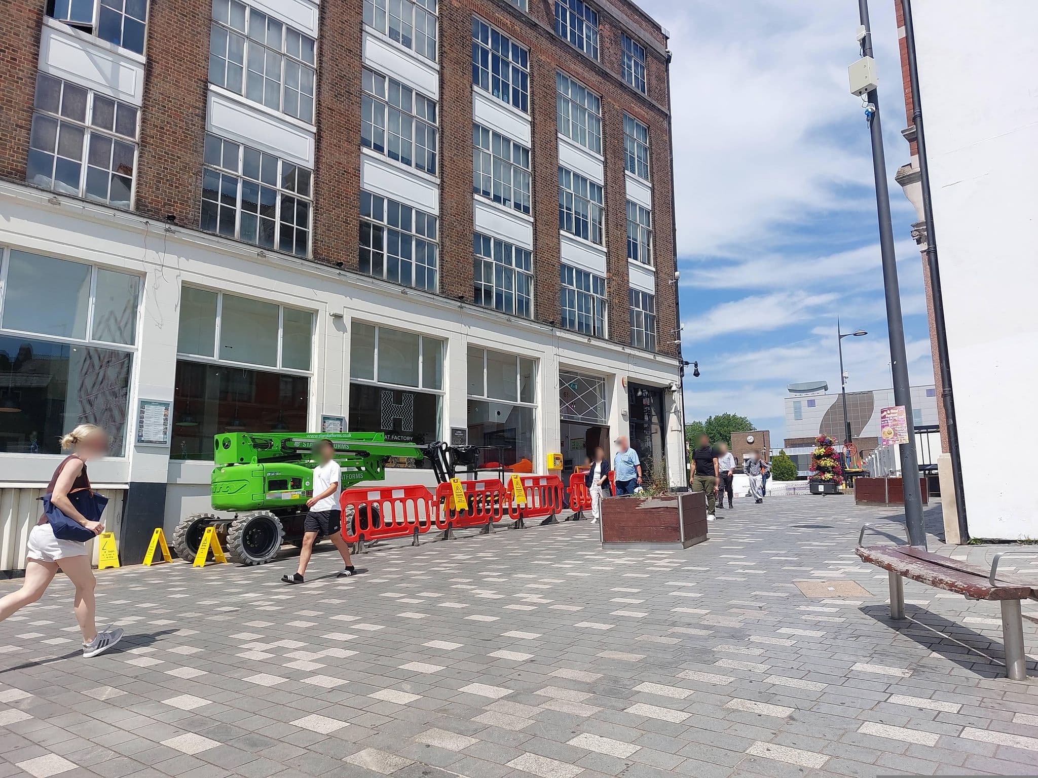 Street view near Citi Hotel Luton, Luton — © a-sav (CC BY-SA · Mapillary)
