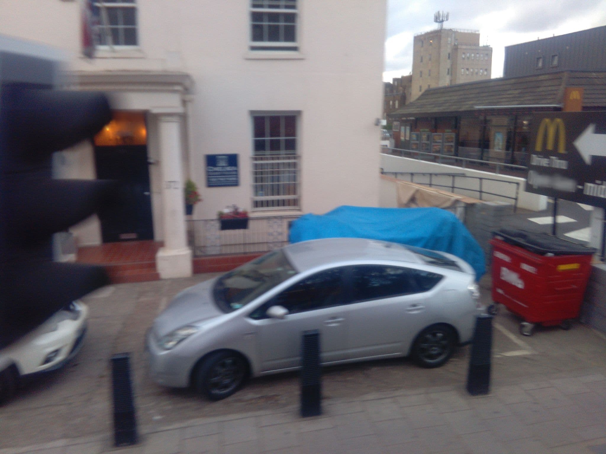 Street view near Chelsea Guest House, Queenstown — © ris (CC BY-SA · Mapillary)