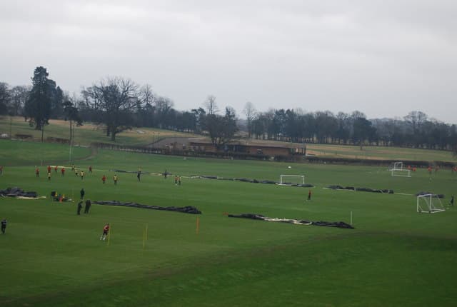 Rockliffe Hall (via Wikimedia Commons, CC BY-SA 2.0)