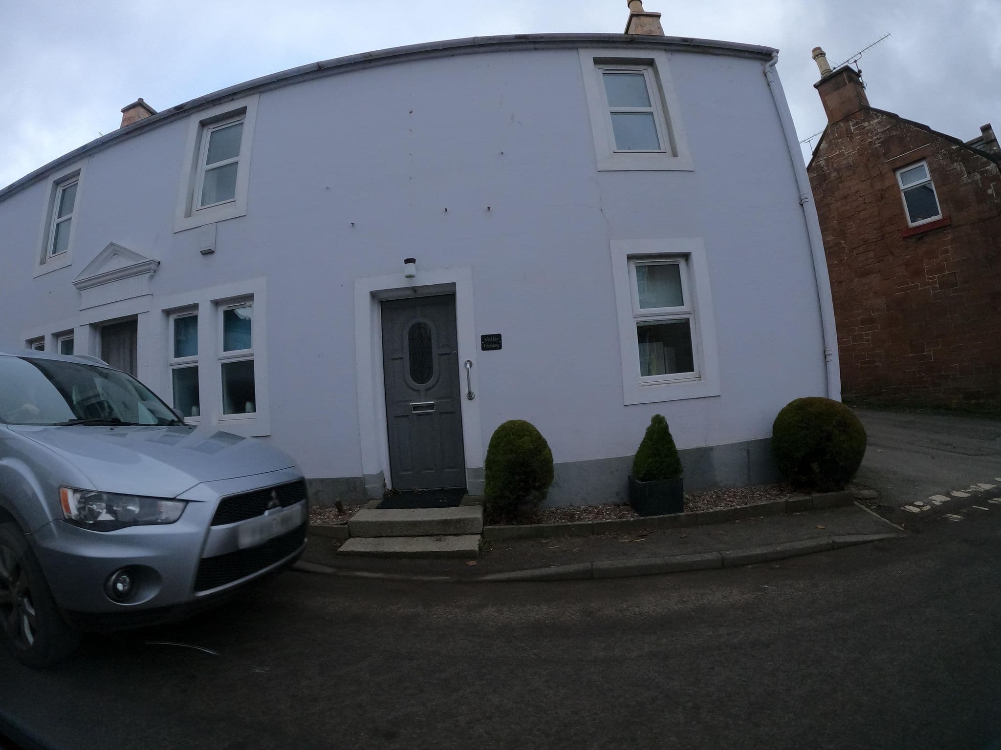 Street view near Volunteers Arms Hotel, Sanquhar — © hobgoblin (CC BY-SA · Mapillary)