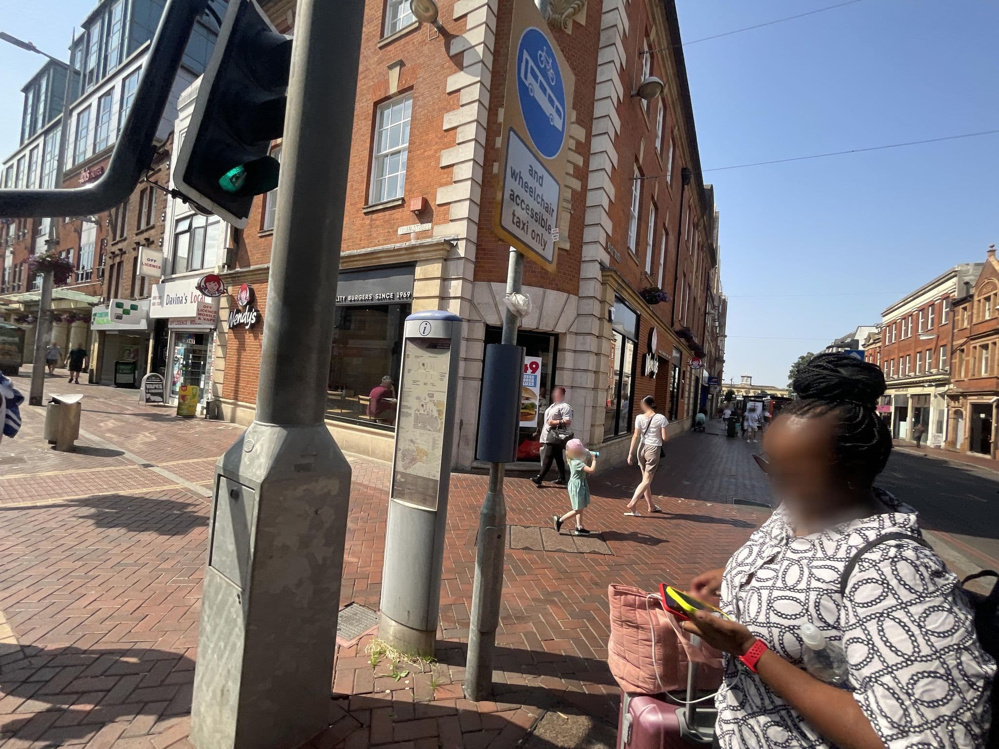Street view near Novotel, Reading — © 4004 (CC BY-SA · Mapillary)