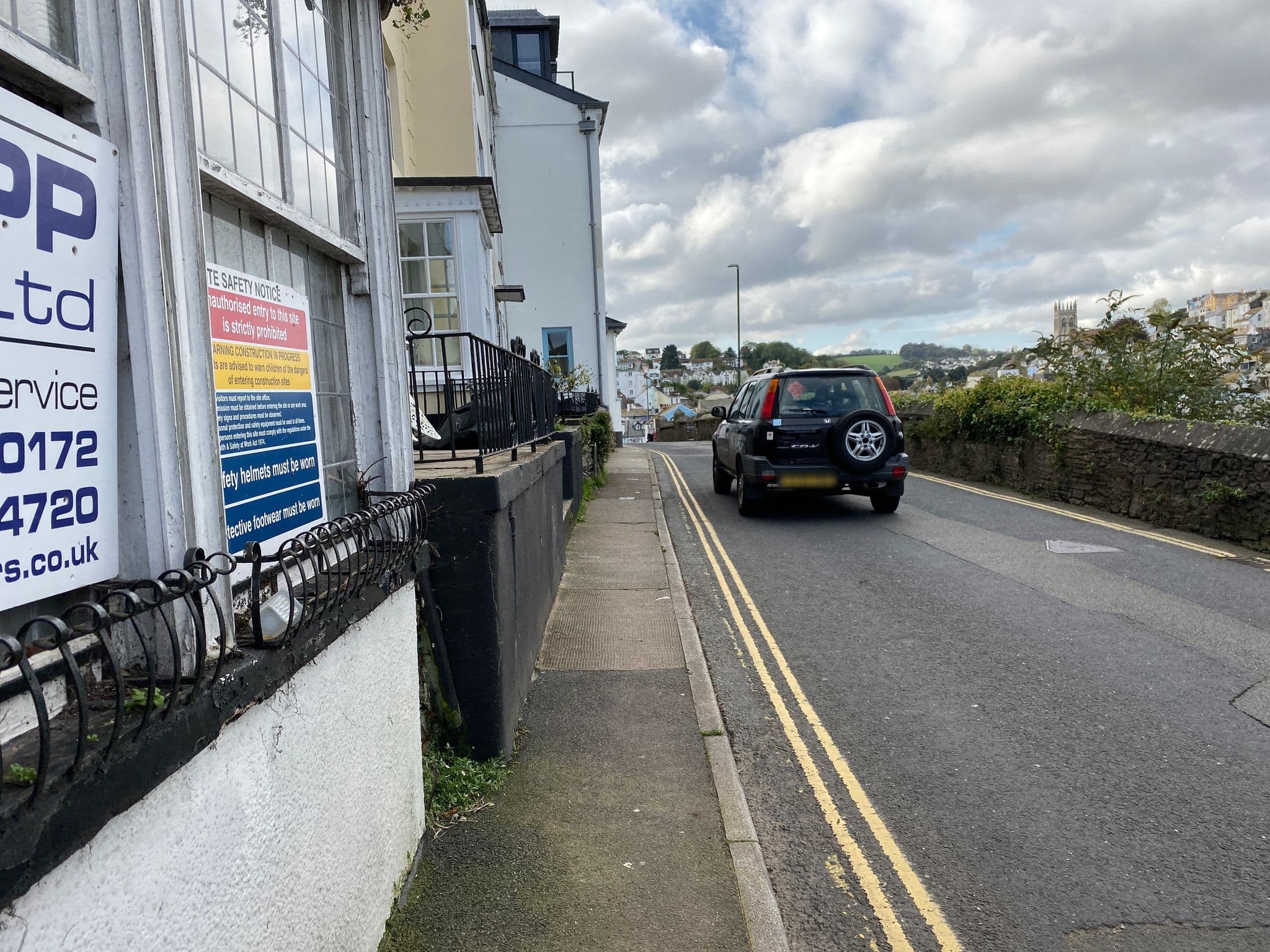 Street view near Harbour View, Brixham — © davebarter (CC BY-SA · Mapillary)