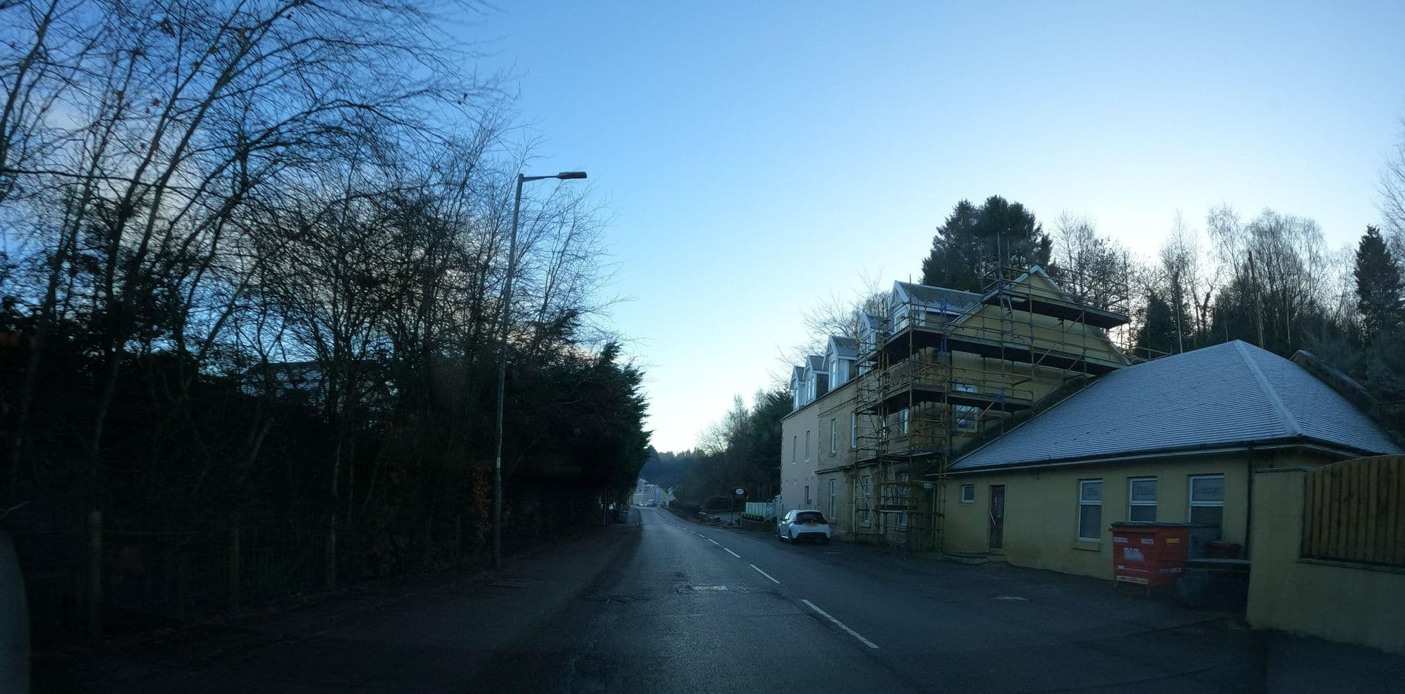 Street view near Tillietudlem Hotel, Dalserf — © hobgoblin (CC BY-SA · Mapillary)