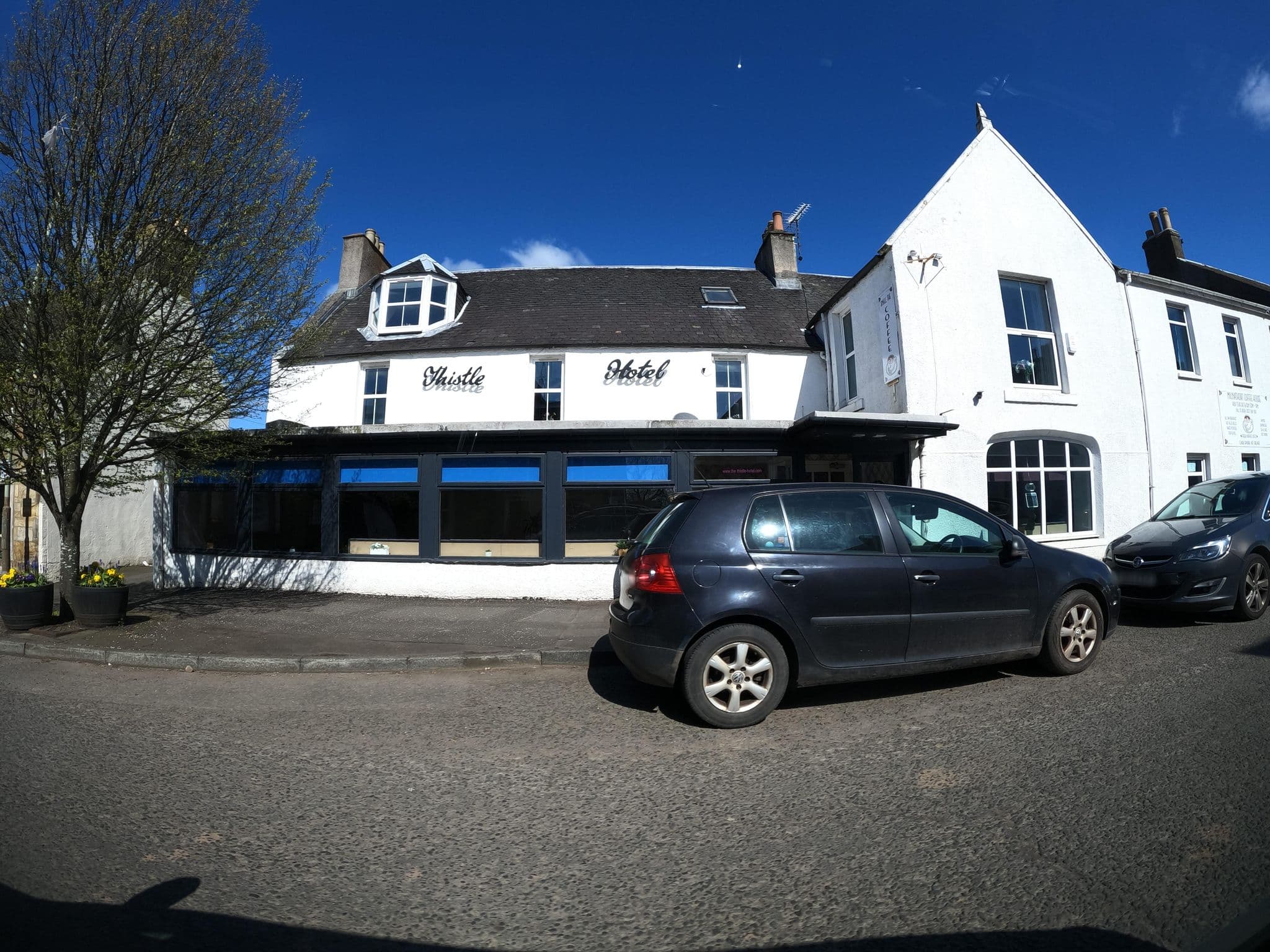 Street view near The Thistle, Milnathort — © hobgoblin (CC BY-SA · Mapillary)