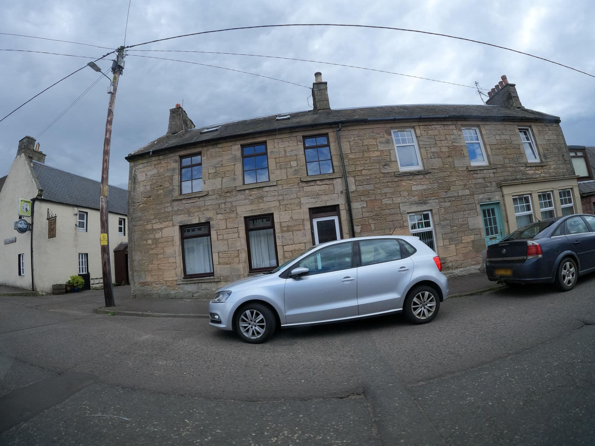 Street view near The Village Inn, Milnathort — © hobgoblin (CC BY-SA · Mapillary)