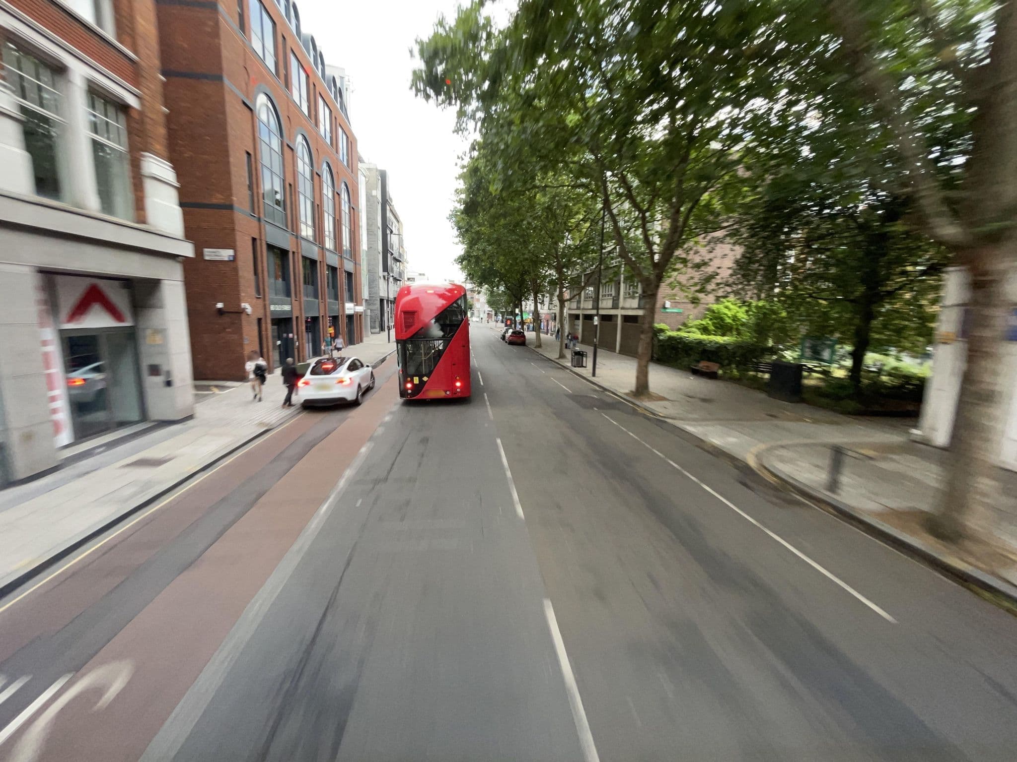 Street view near easyHotel Old Street / Barbican, Barbican — © gness (CC BY-SA · Mapillary)