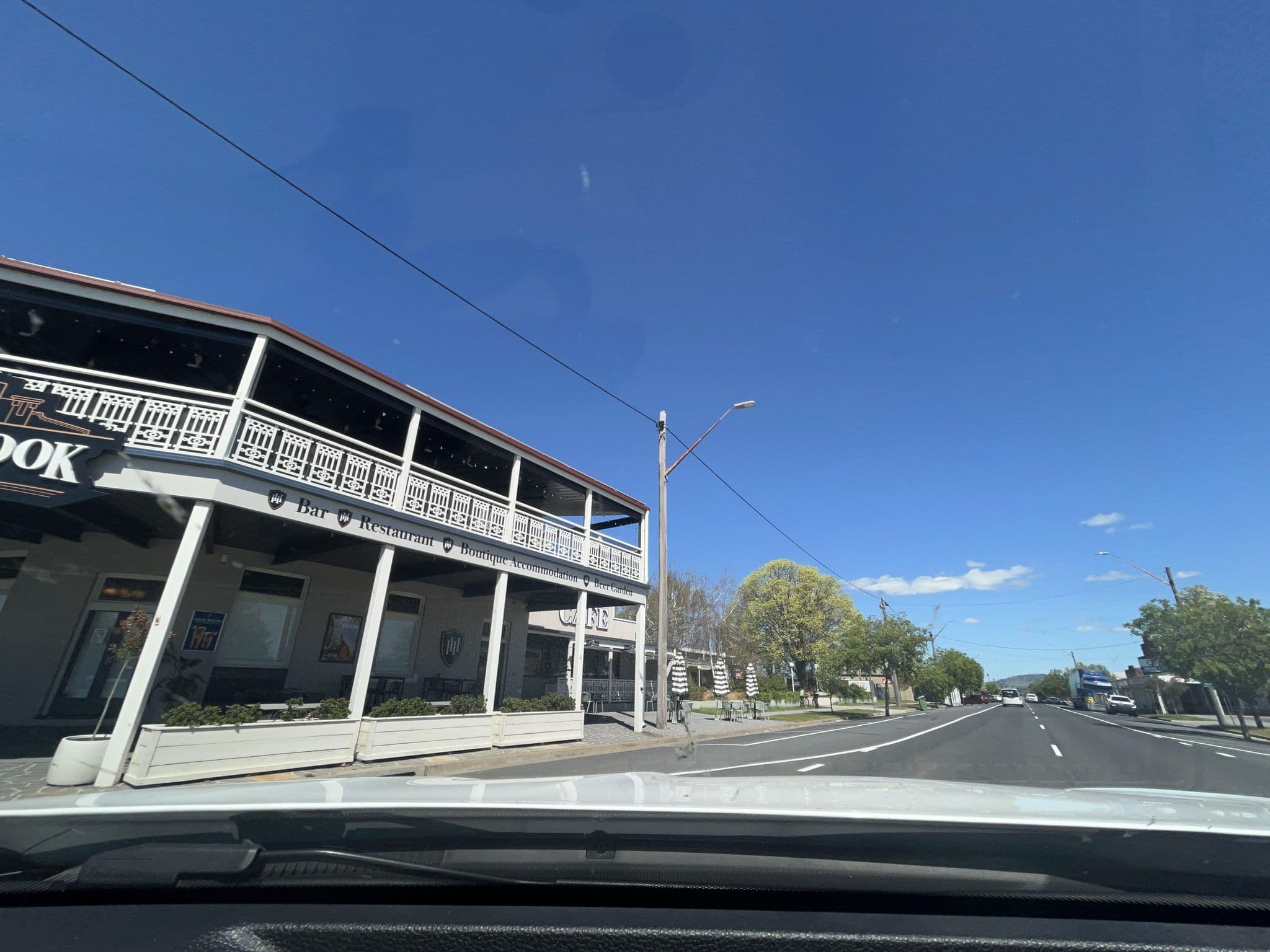 Street view near Holbrook Hotel, Holbrook — © warrandyte (CC BY-SA · Mapillary)