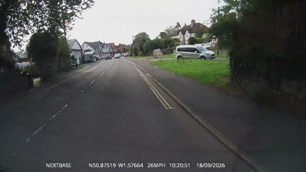 Street view near Little Hayes Guest House, Lyndhurst — © OrangeHurst97 (CC BY-SA · Mapillary)