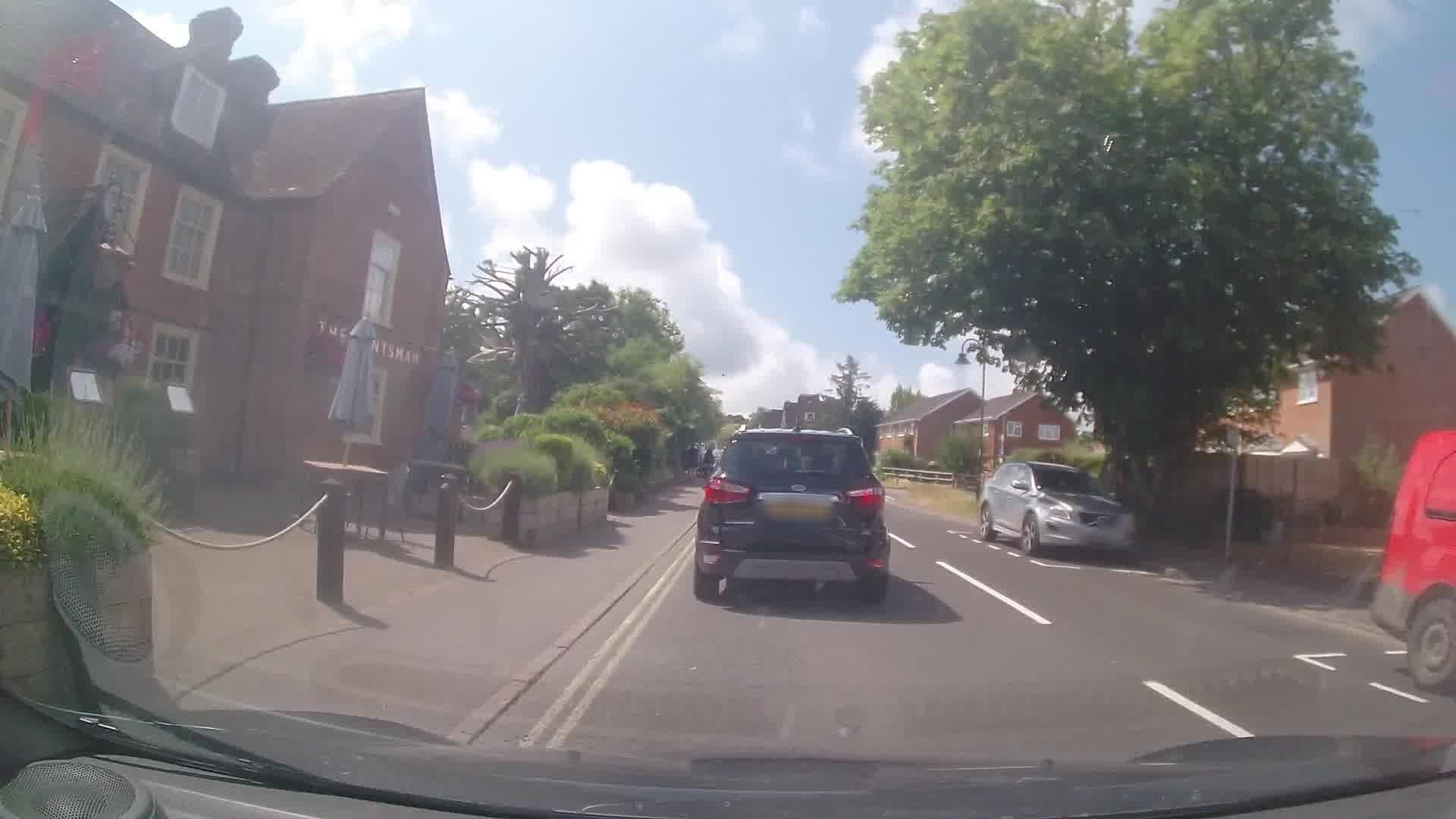 Street view near The Huntsman, Brockenhurst — © trigpoint (CC BY-SA · Mapillary)