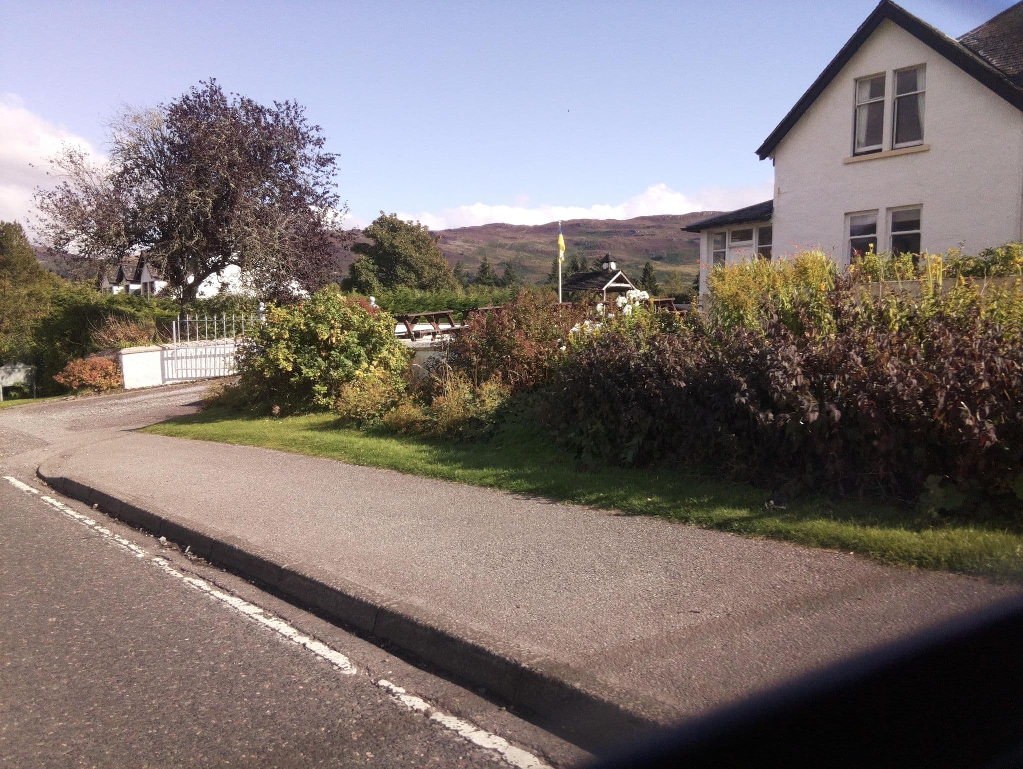 Street view near Caledonian Hotel, Drumnadrochit — © southglos (CC BY-SA · Mapillary)