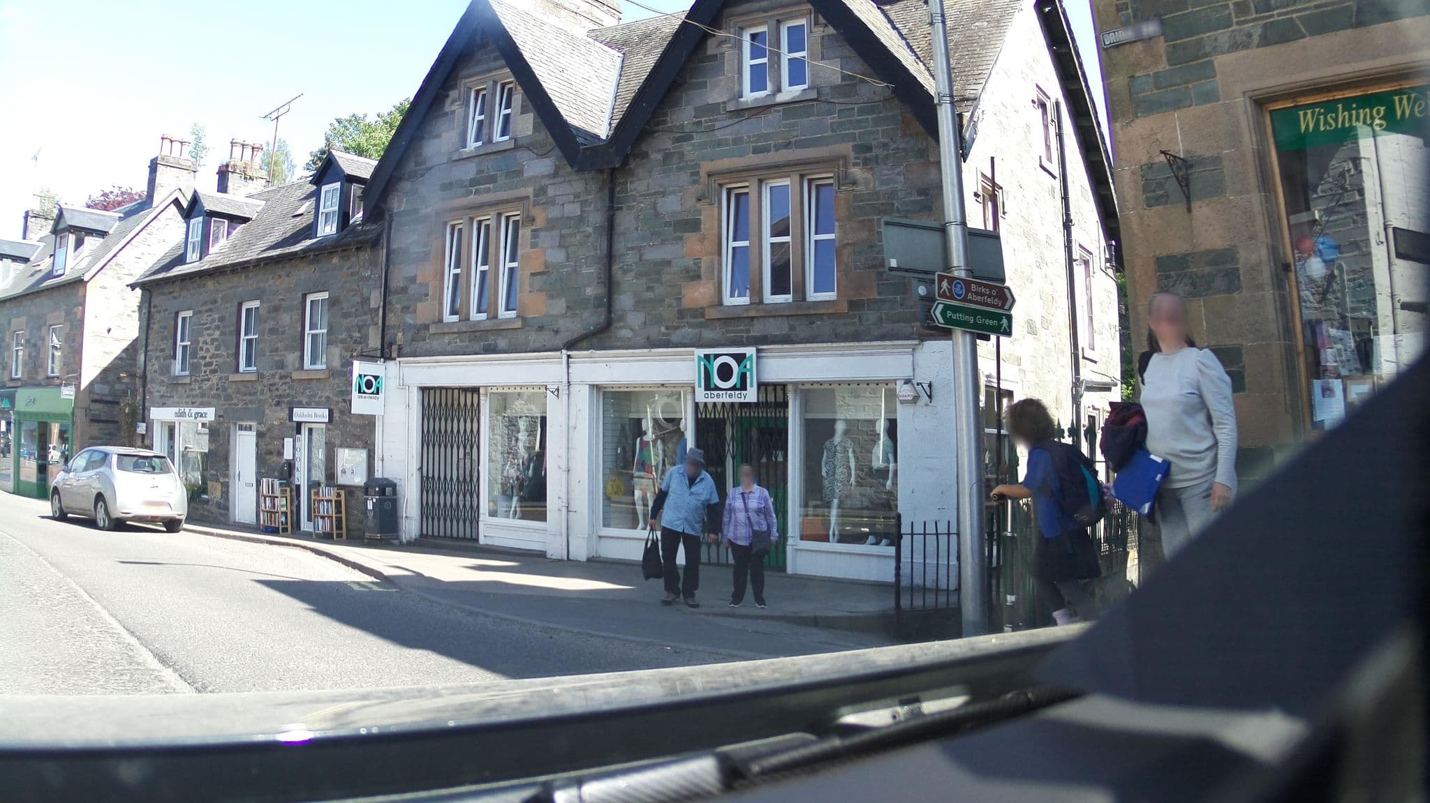 Street view near Breadalbane Arms Hotel, Aberfeldy — © southglos (CC BY-SA · Mapillary)