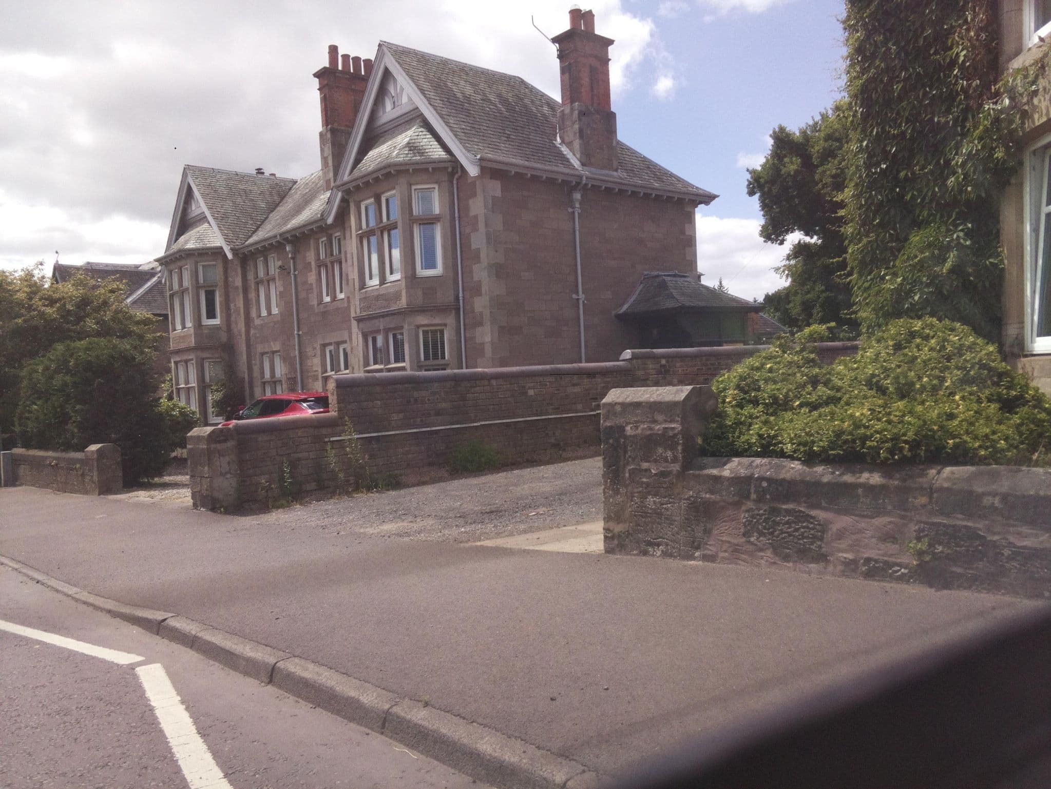 Street view near Pitcullen Guest House, Perth — © southglos (CC BY-SA · Mapillary)