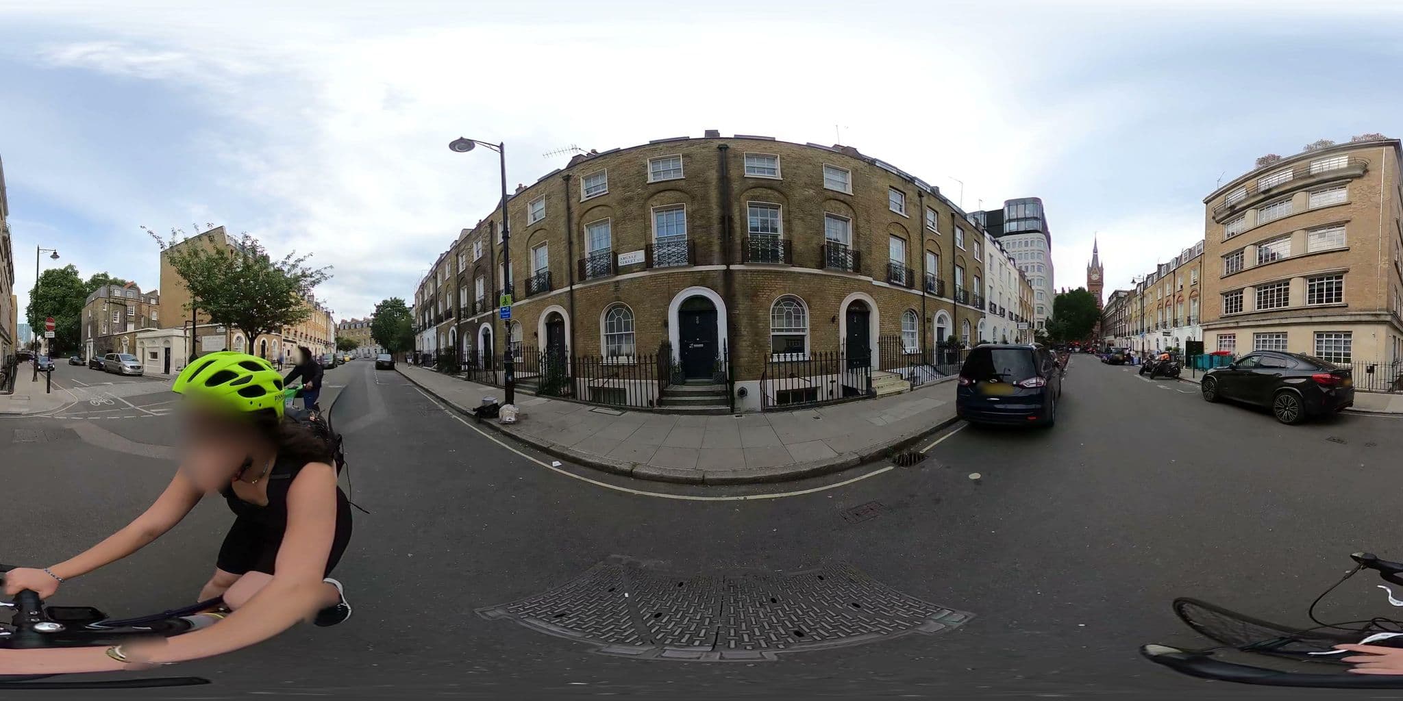 Street view near Alhambra Hotel, King's Cross — © cernbyln (CC BY-SA · Mapillary)