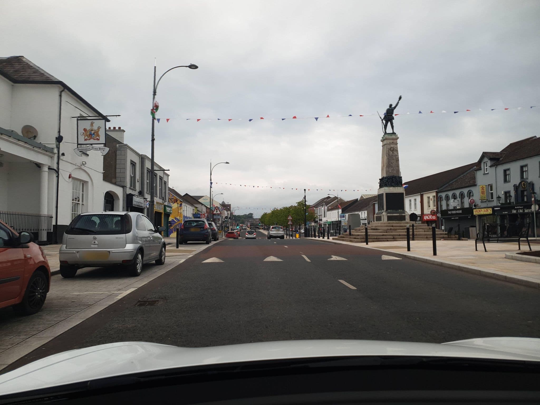 Street view near The Downshire Arms Hotel, Banbridge — © yannakis (CC BY-SA · Mapillary)