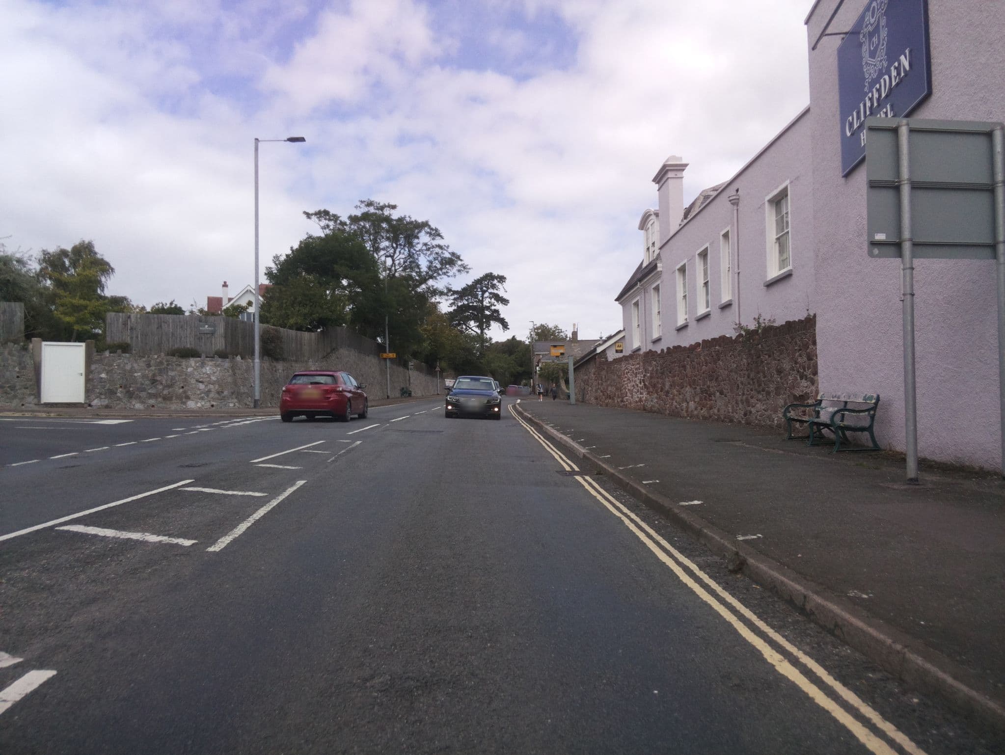 Street view near Cliffden Hotel, Teignmouth — © southglos (CC BY-SA · Mapillary)