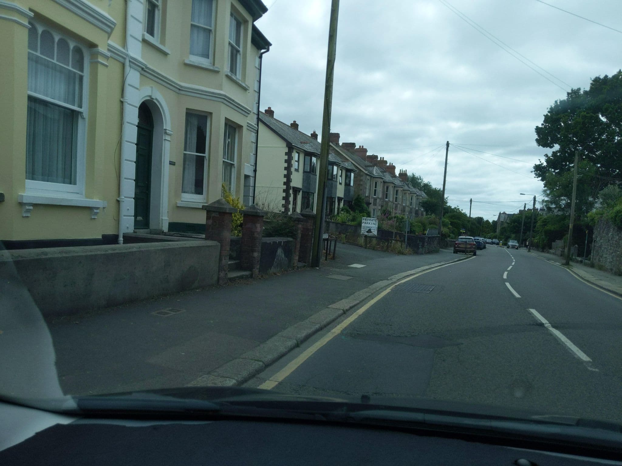 Street view near ELNOR Guest House, Liskeard — © WaggyDog (CC BY-SA · Mapillary)