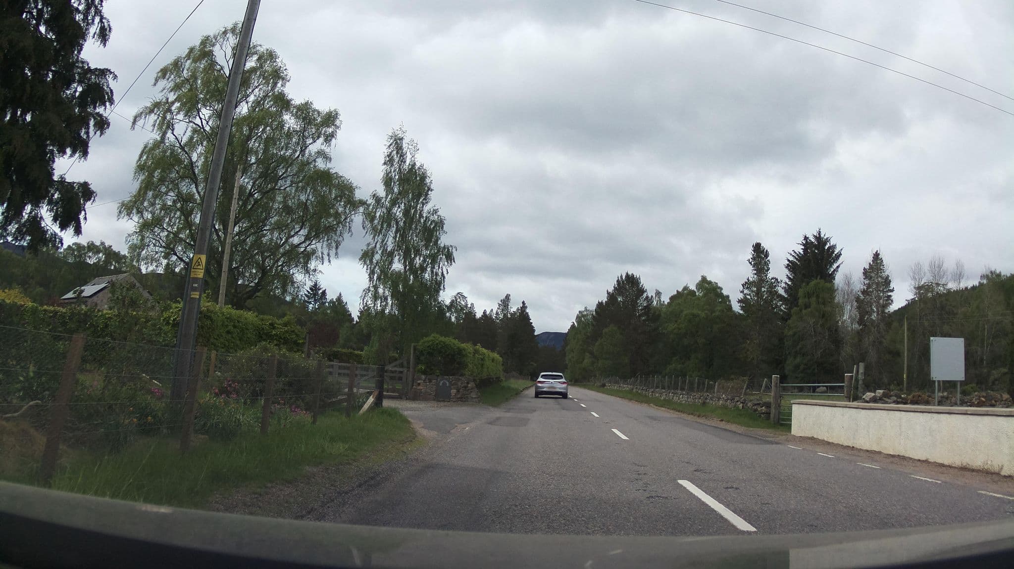 Street view near Inver Hotel, Ballater — © southglos (CC BY-SA · Mapillary)