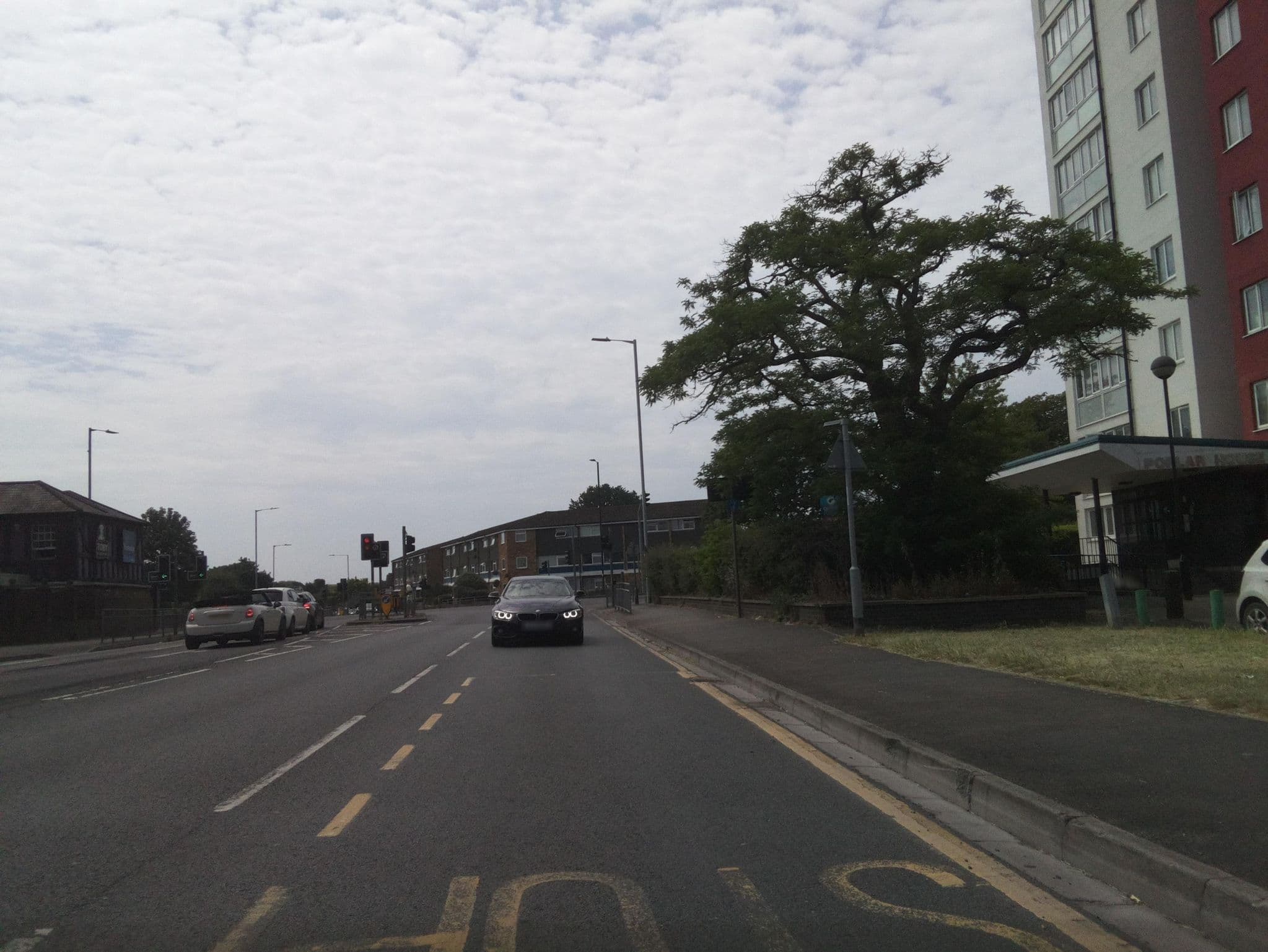 Street view near Travelodge, Colnbrook — © southglos (CC BY-SA · Mapillary)