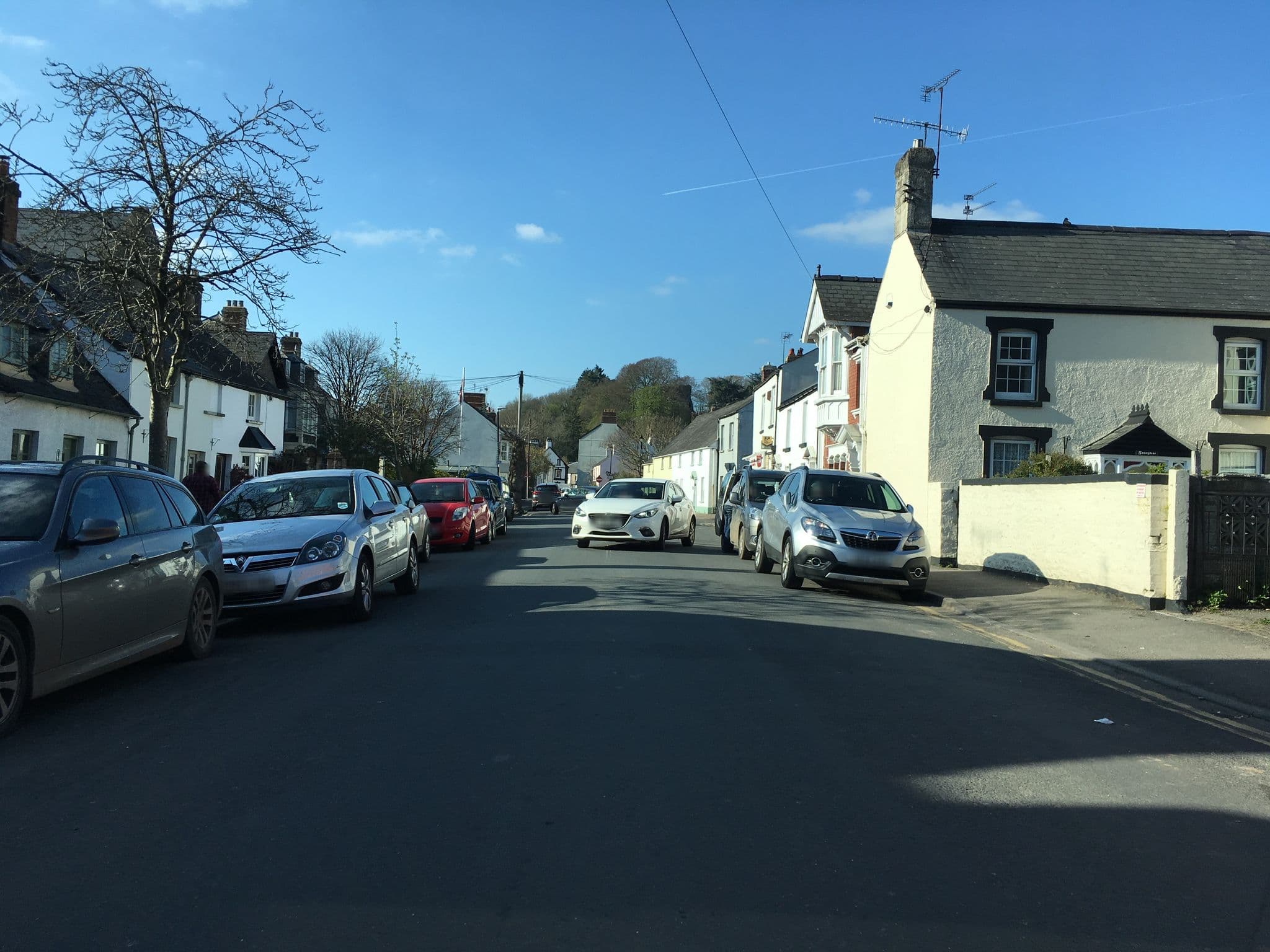 Street view near The New Court Inn, Usk — © southglos (CC BY-SA · Mapillary)