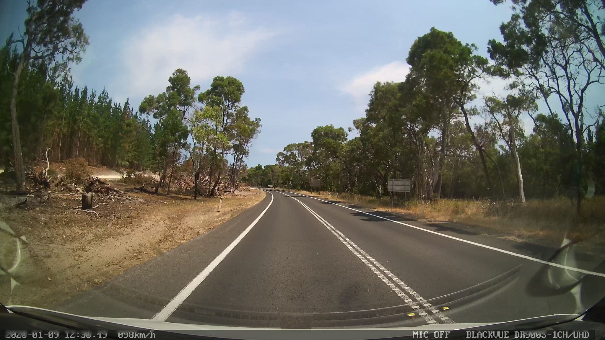 Street view near Pinaster Picnic Area, Mount Gambier — © bob3bob3 (CC BY-SA · Mapillary)